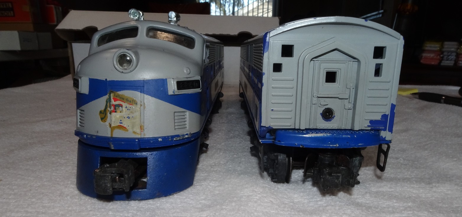 POSTWAR LIONEL 2240 WABASH, AB, F3 DIESEL LOCOMOTIVE SET, C-7 EX, RUNS FINE
