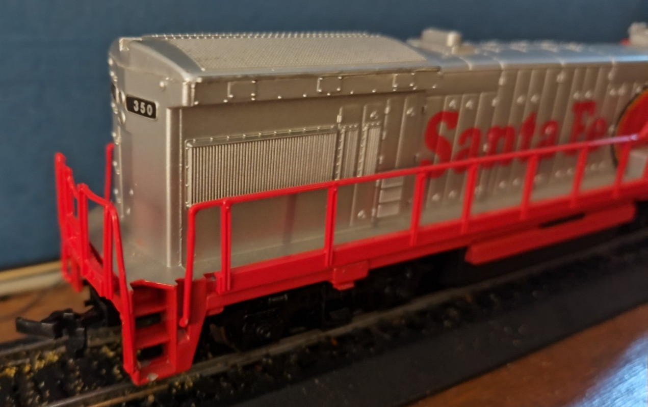 HO Scale Bachmann Santa Fe diesel Locomotive no 350