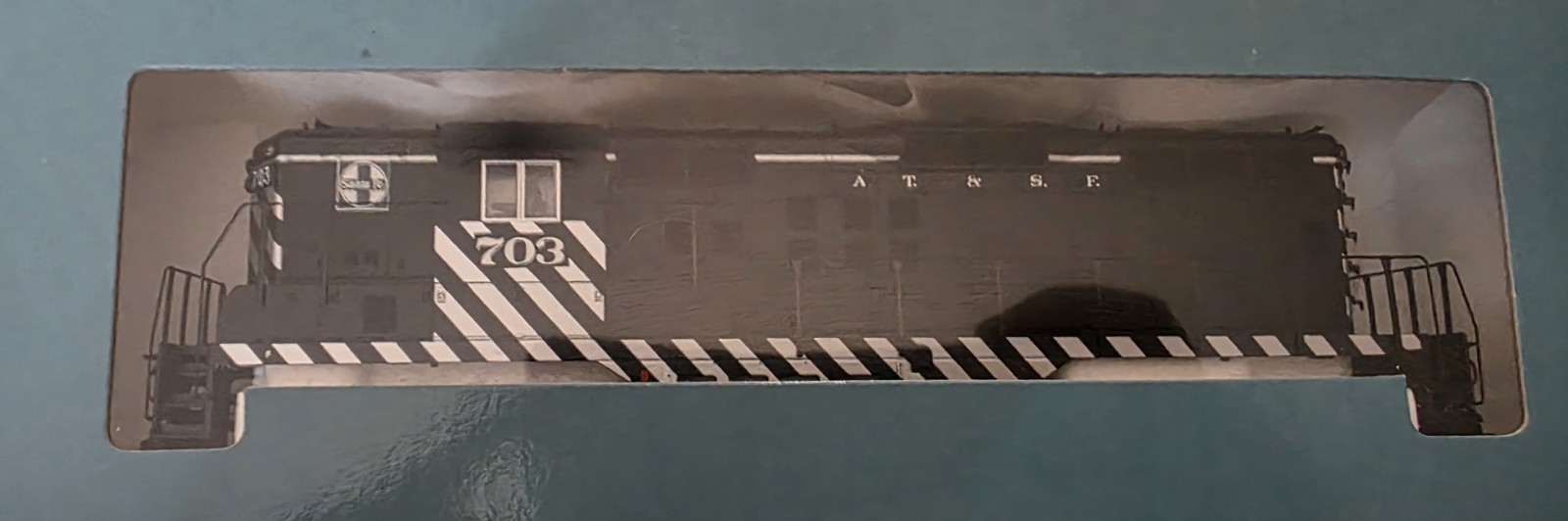Proto 2000 Santa Fe GP9 II HO 1:87 Diesel Loco 23613 #703