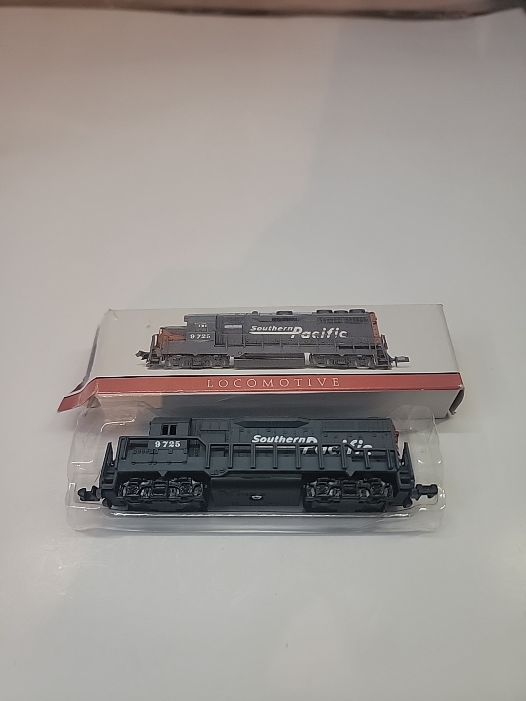Southern Pacific Locomotive 9725 High Speed Metal Products Southern Piggy Back