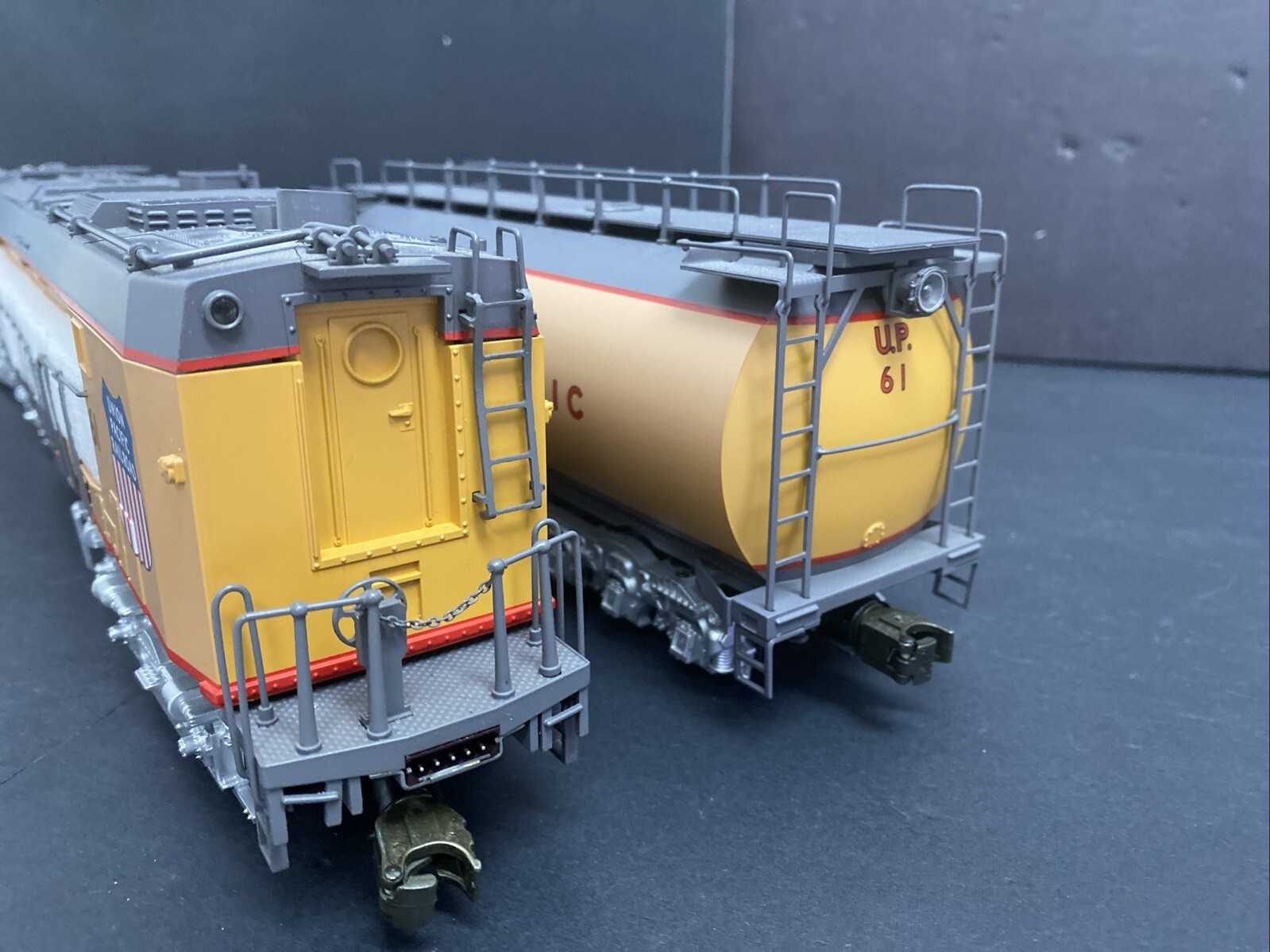 MTH Union Pacific Veranda Turbine Locomotive w/PS1 #61 20-2185-1 in box J.72