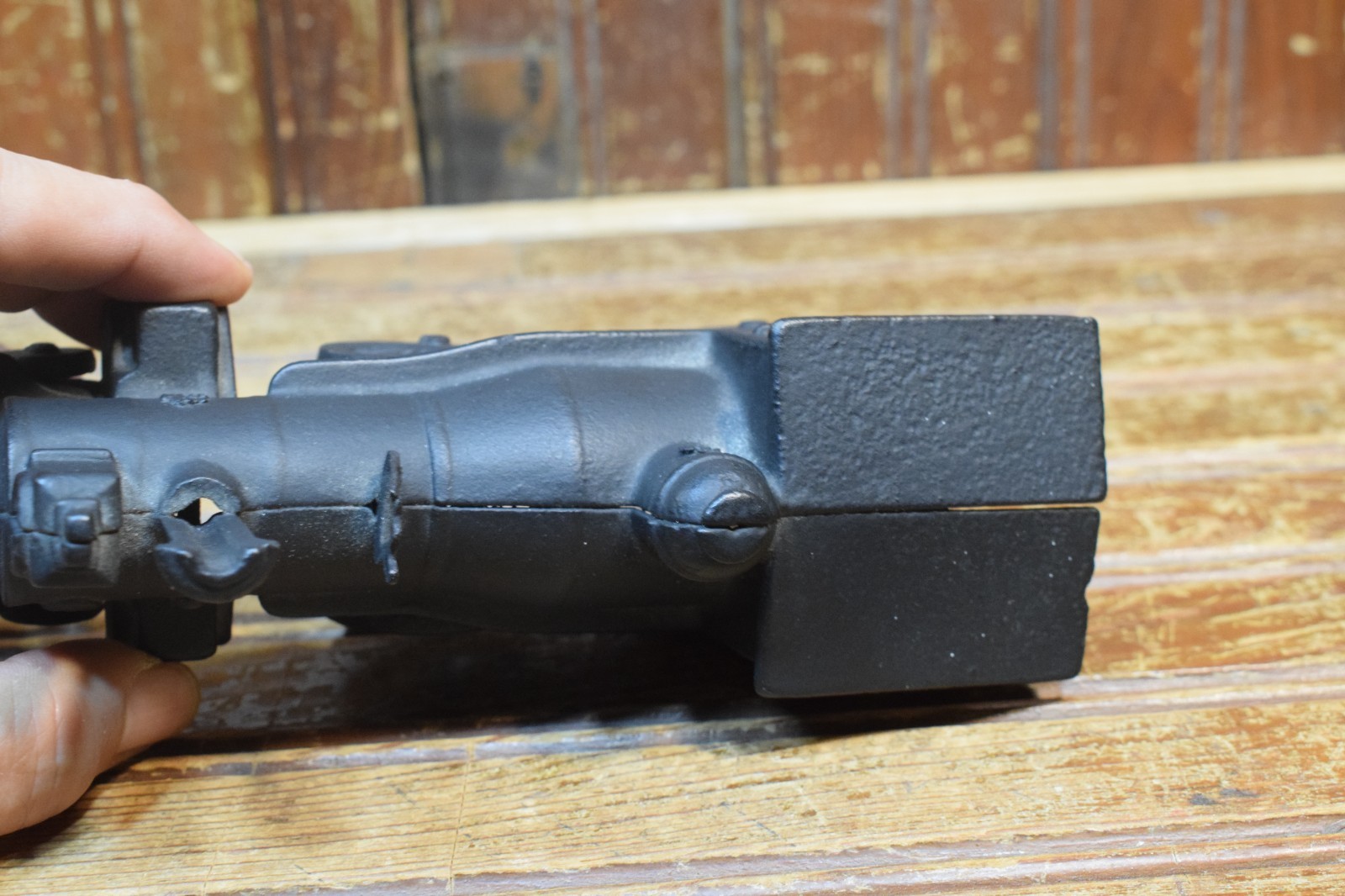 CAST IRON STEAM LOCOMOTIVE 8″ LONG FIGURAL INTERIOR HOME DECOR RAILROAD ENGINE