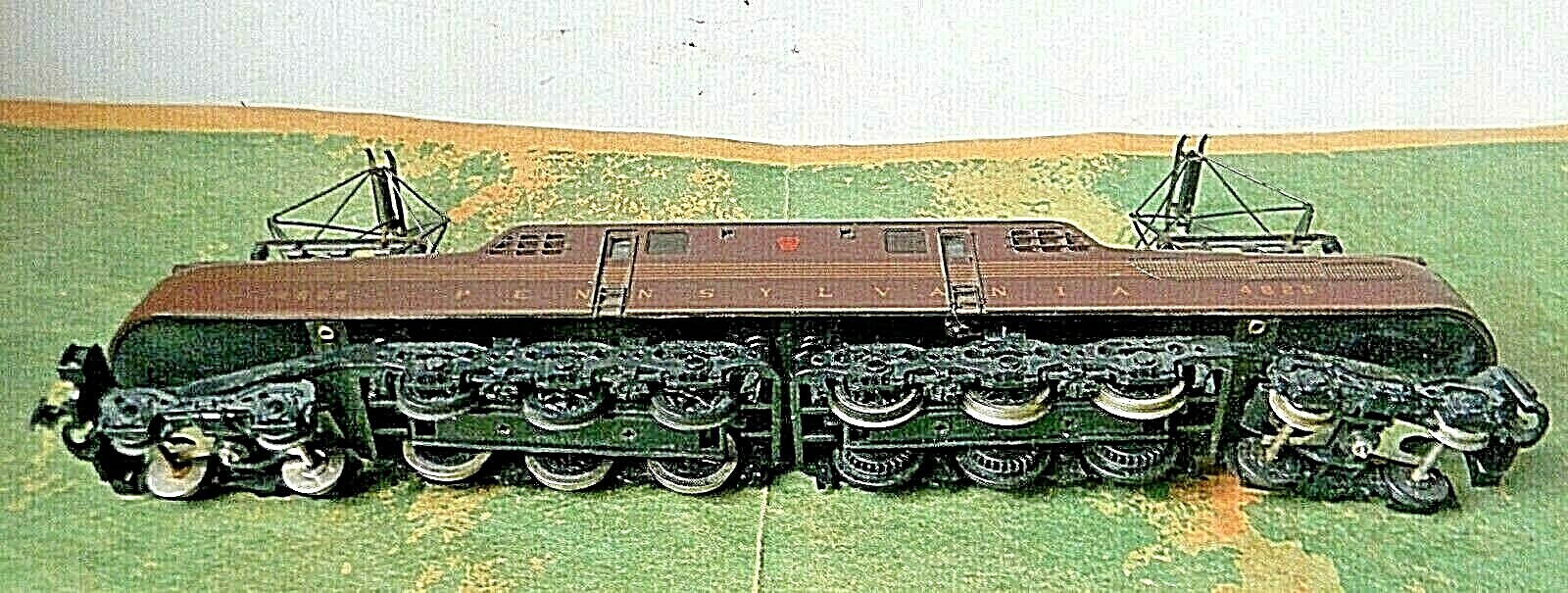 Pemco GG-1 Electric Locomotive ~ Pennsylvania RR ~ Runs Rd# 4828 5 Stripes – HO