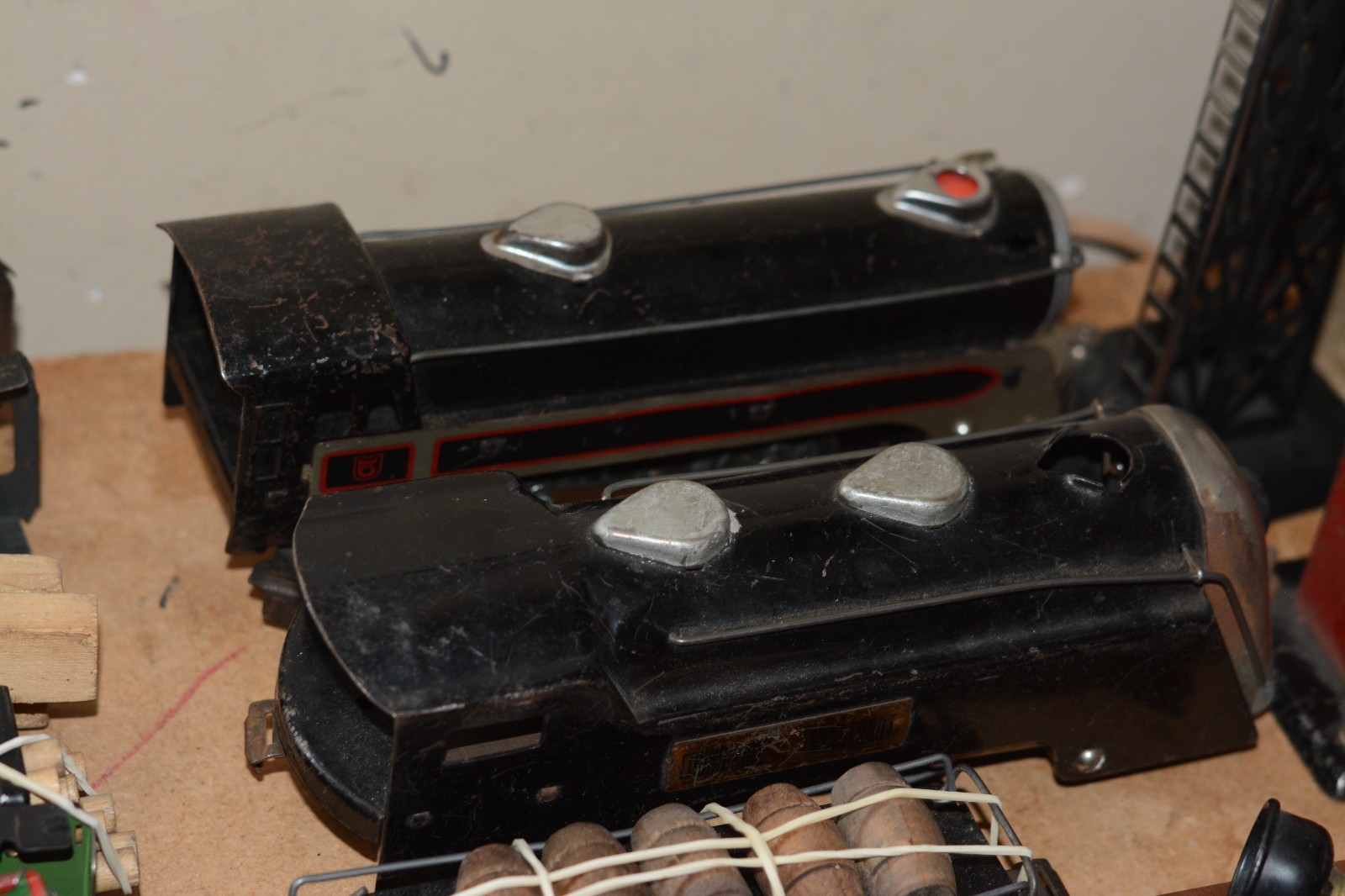 Railroad Model Trains. Lot of Vintage Pre-war Train Equipment