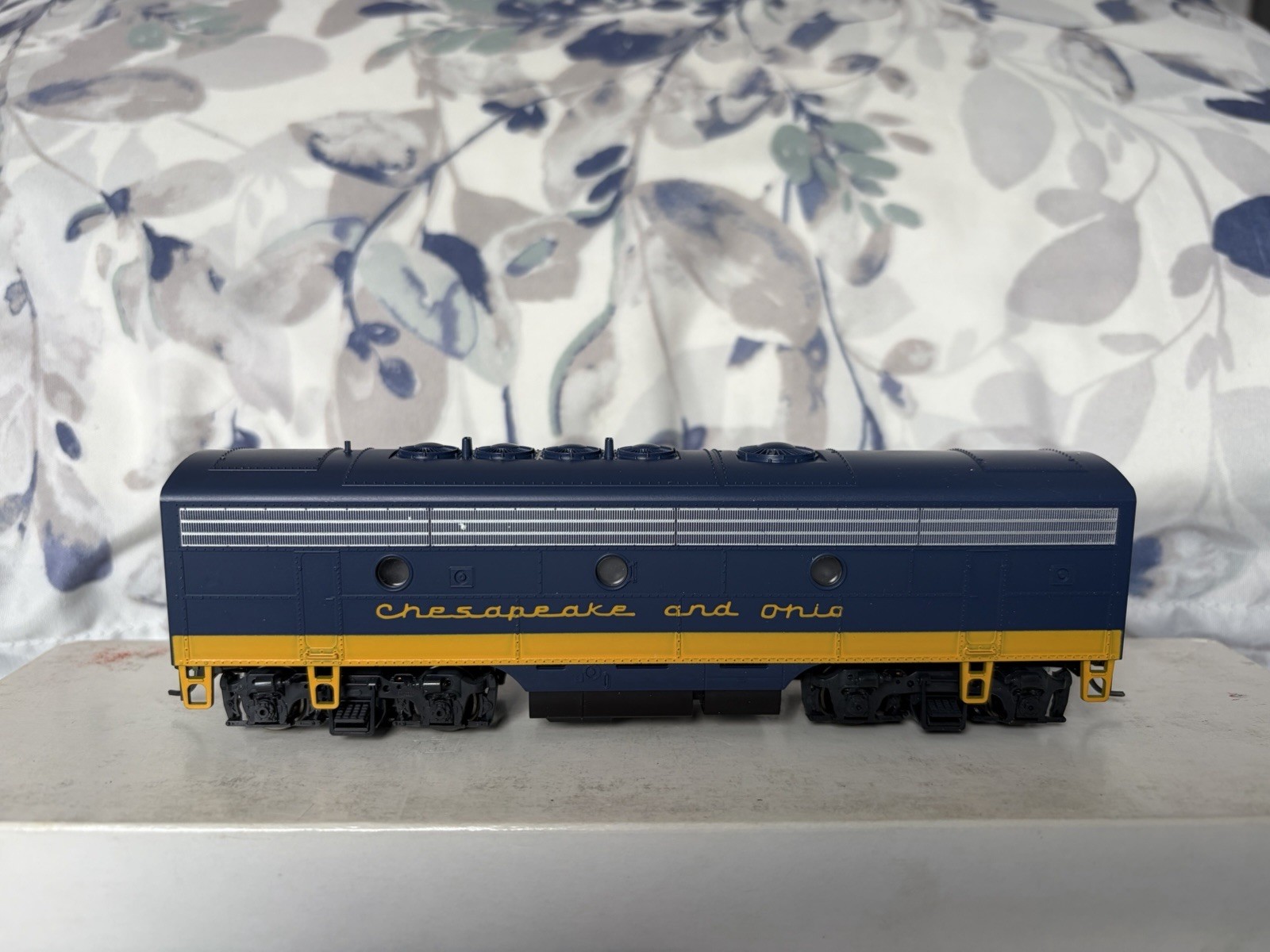 Stewart Hobbies HO Scale Chesapeake And Ohio F7 A&B Units Kato Powered