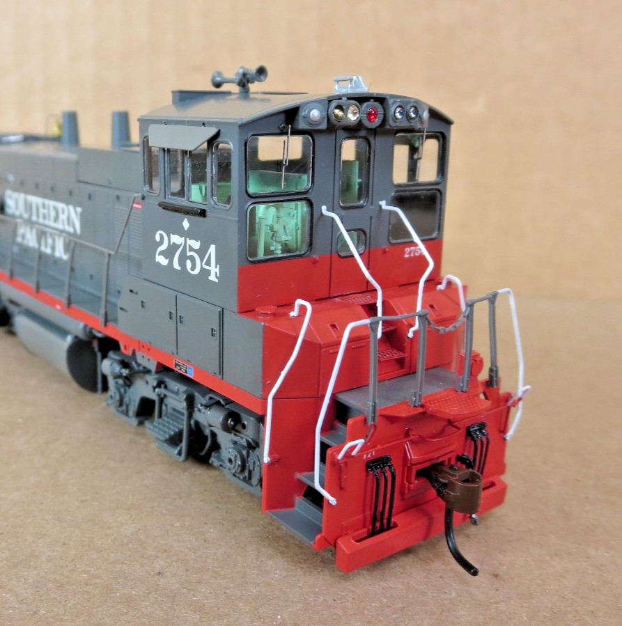 Athearn Genesis G66109 Southern Pacific 2754 MP15-AC DCC Ready HO