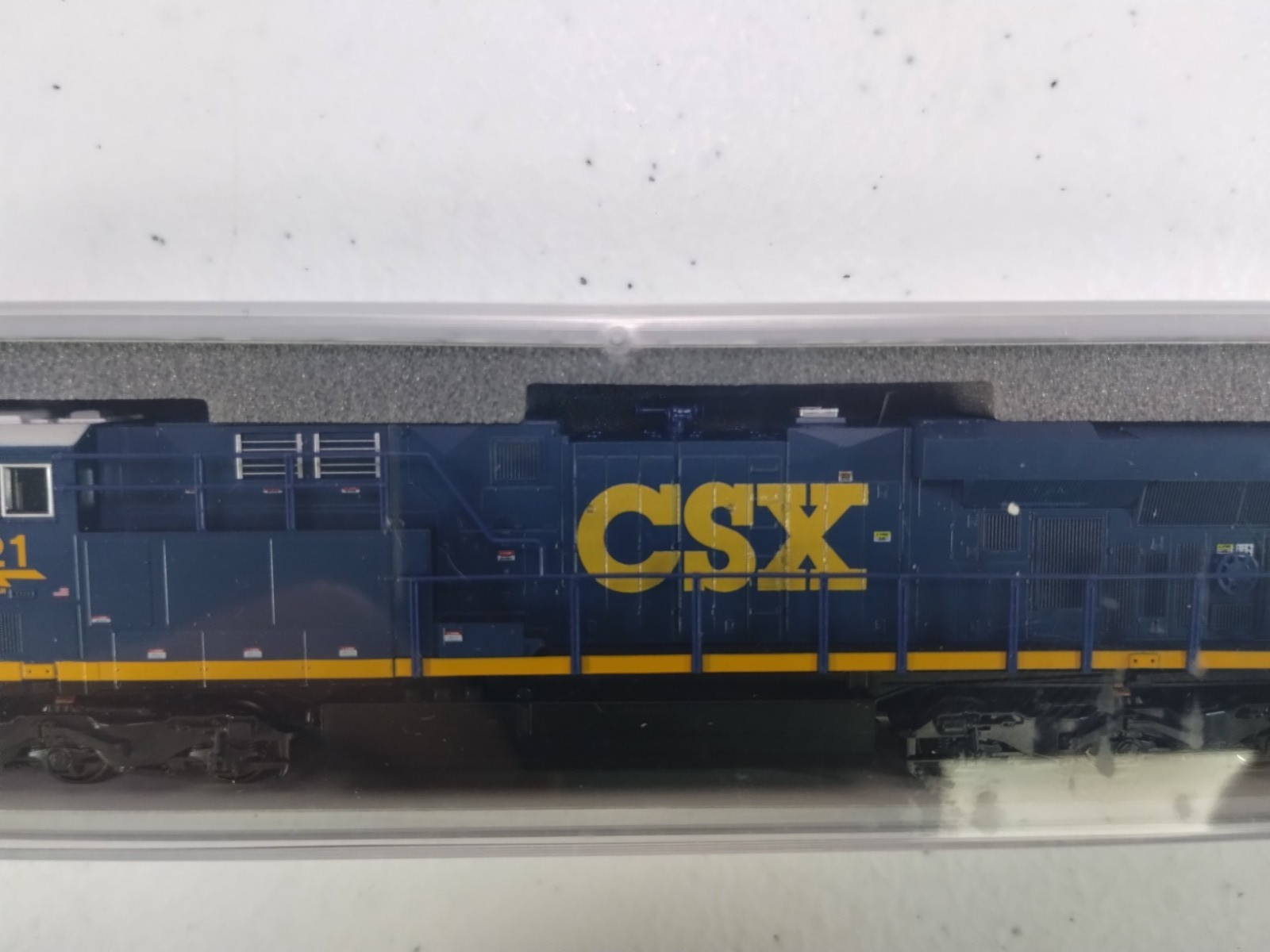 KATO 176-8929GE ES44AC CSX #721 N-Scale DCC w/Lights – No Sound