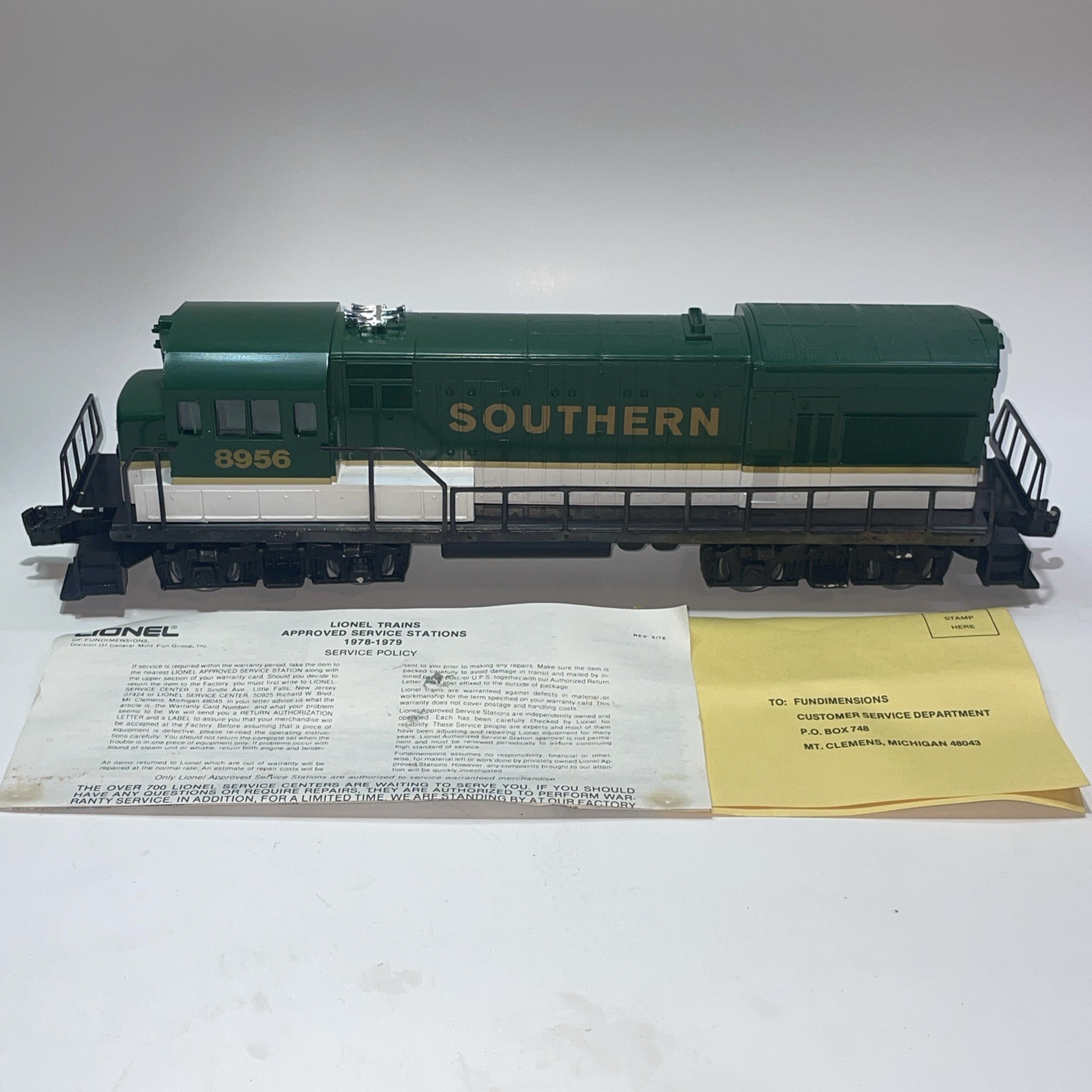 Lionel 6-8956 O Gauge Southern U36B Non-Powered Dummy Locomotive #8956