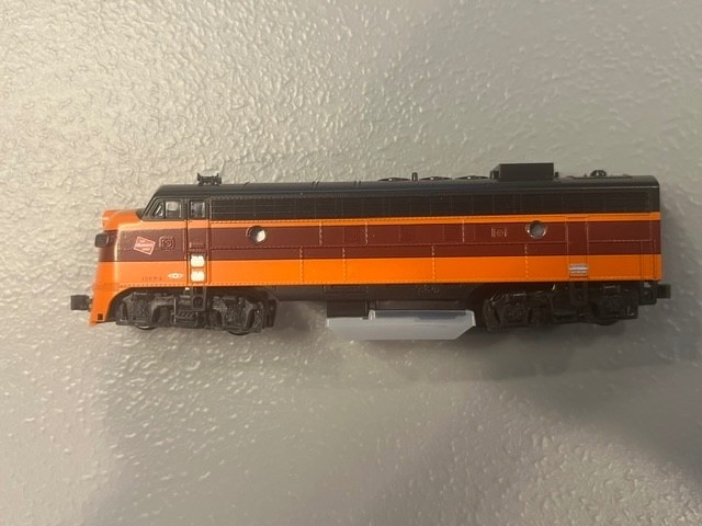 Kato 176-2301 N Milwaukee Road EMD FP7A Loco. Never used!