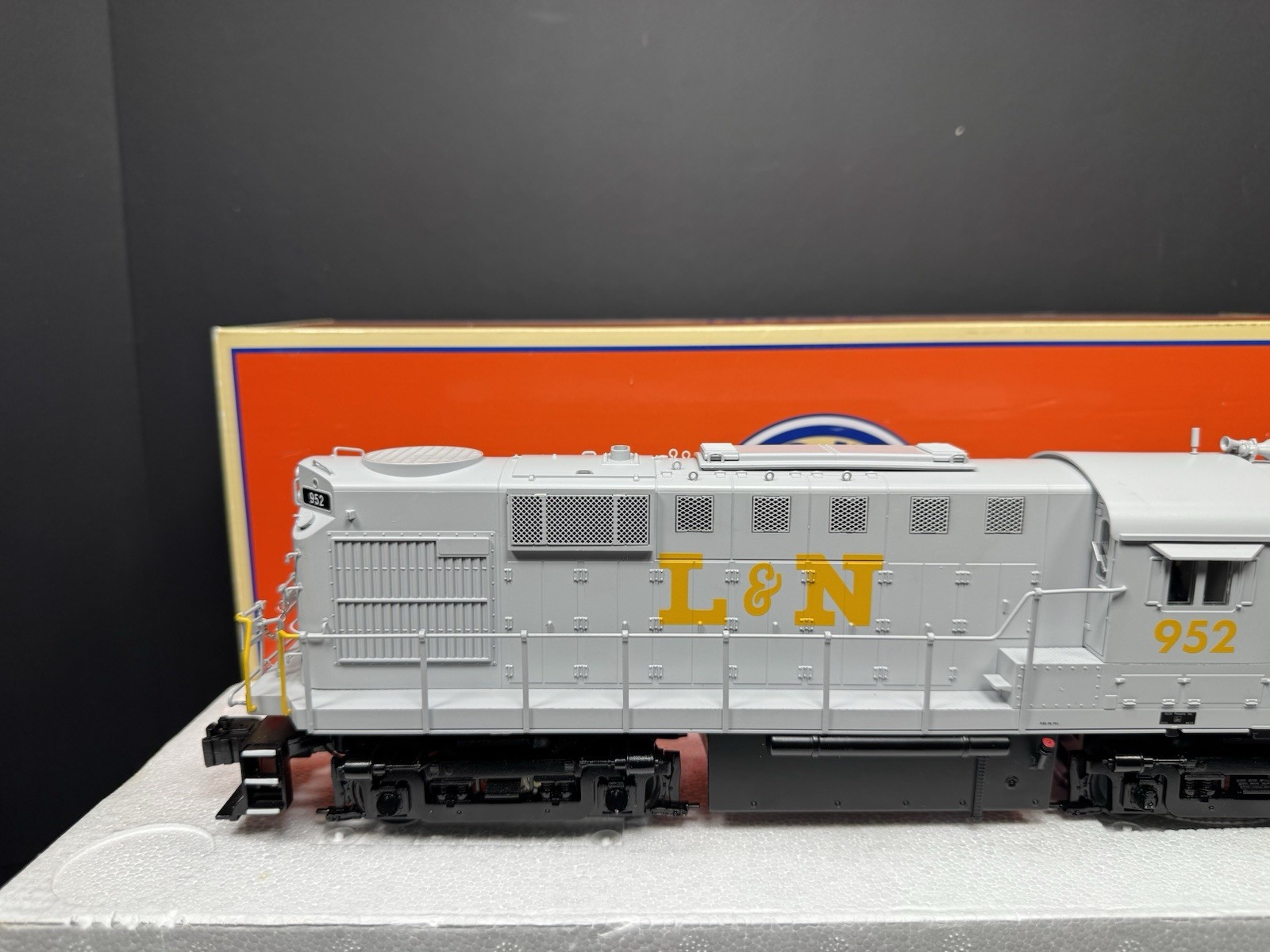 Lionel LEGACY 1933051 Louisville & Nashville L&N RS-11 diesel engine #952 LNIB