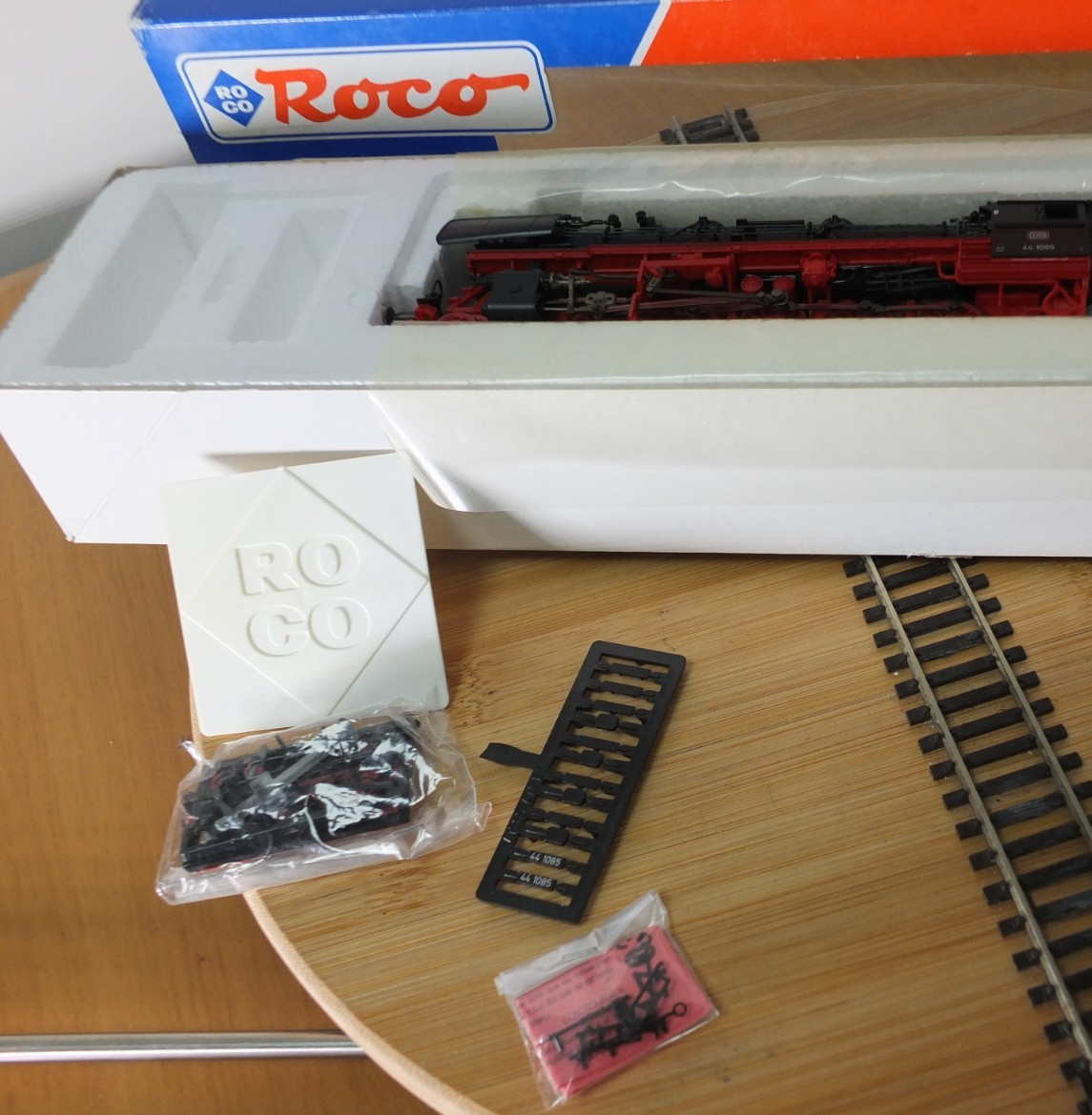 Roco 43260 HO gauge DB BR 44 oil fired Steam locomotive in black livery