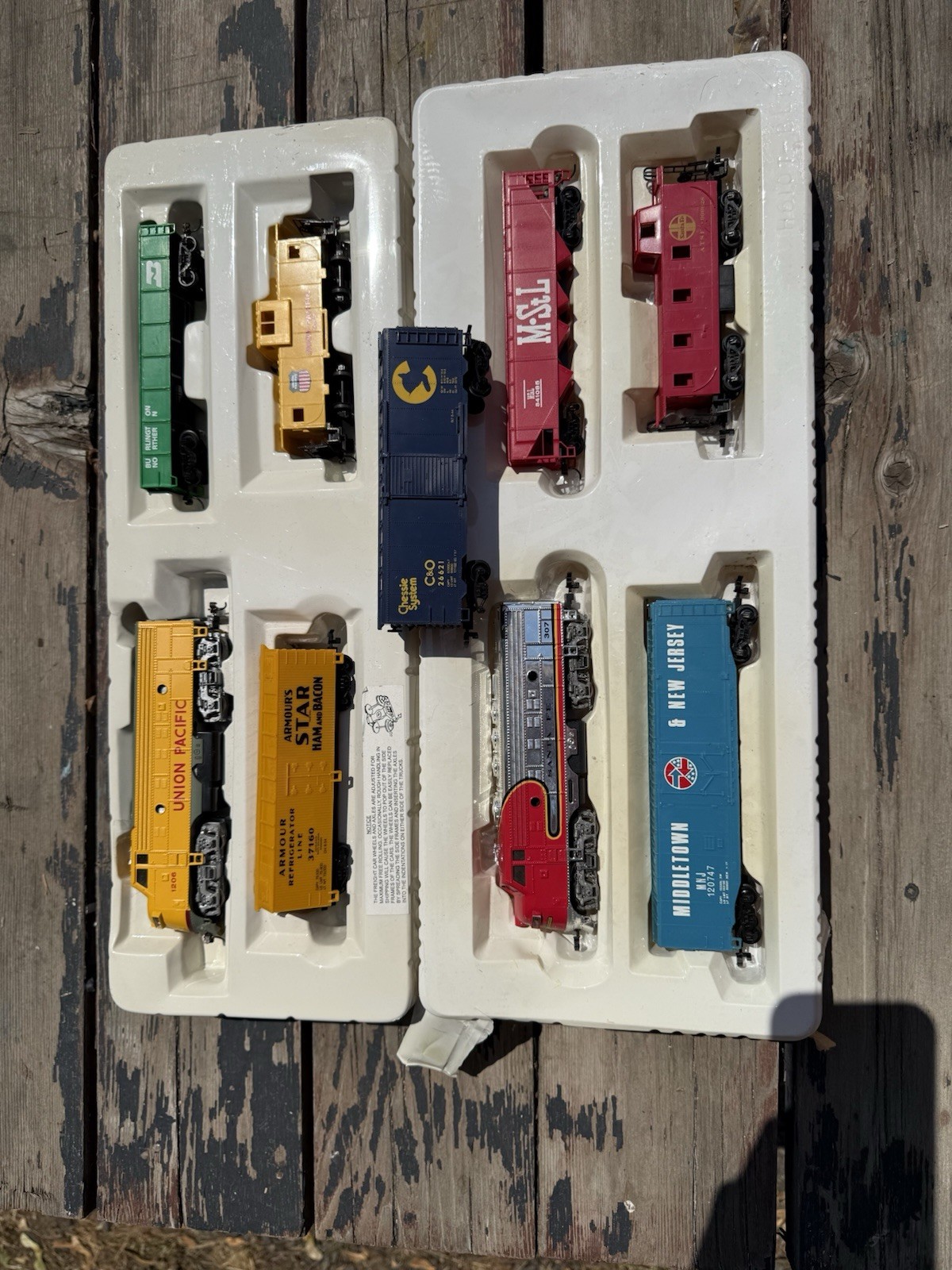 VTG Bachmann HO Scale Santa Fe Flyer Union Pacific Locomotive Train Engines Cars