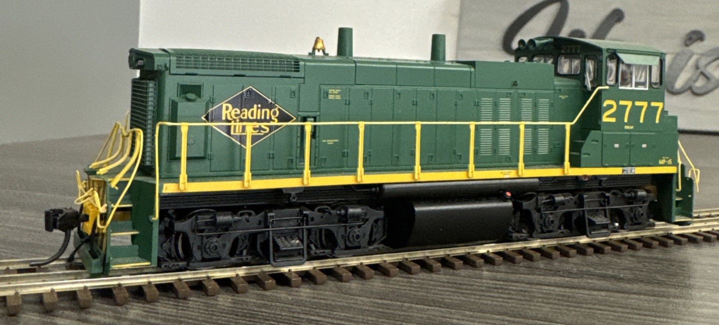 Atlas Master Series Gold HO #9425 Reading MP-15DC #2777 DOES NOT RUN/NEEDS TLC!