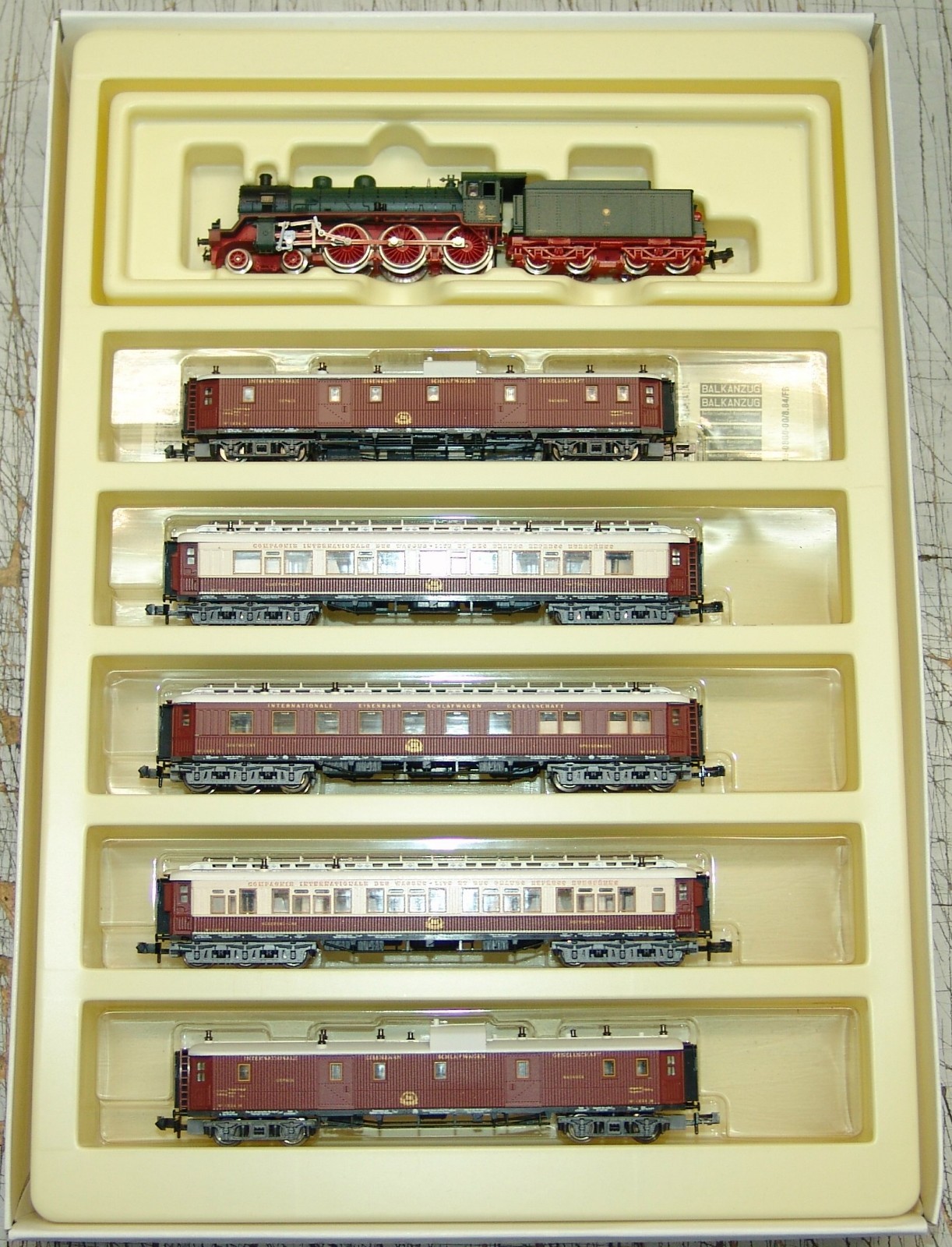 MINITRIX N SCALE 1017 ORIENT EXPRESS 5 CAR PASSENGER SET WITH 2-6-0 (L
