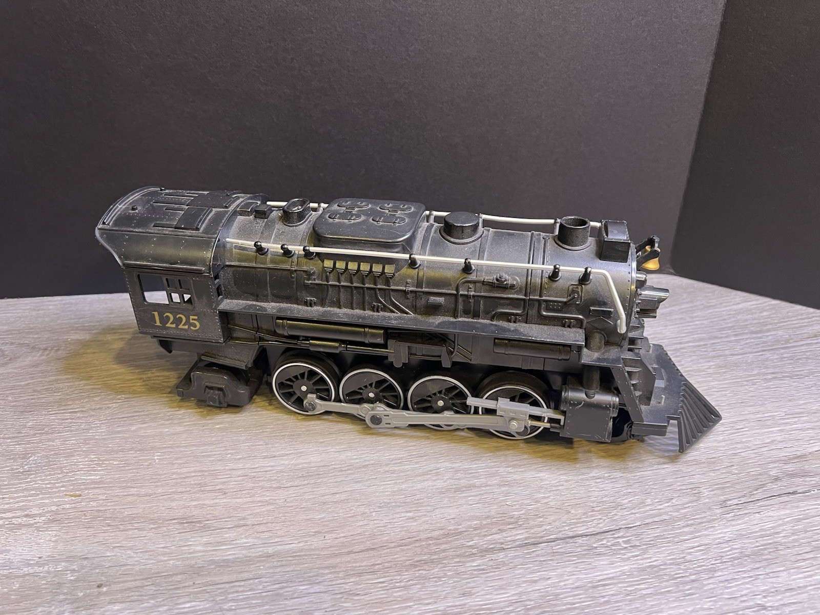 Lionel The Polar Express 1225 Locomotive Train