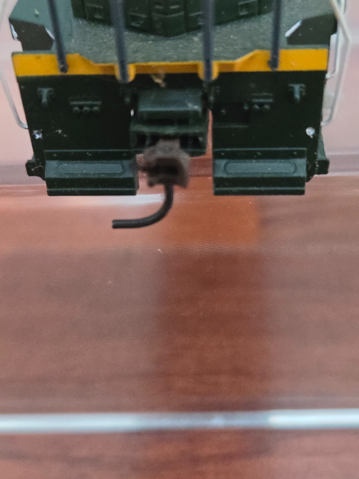 HO ATHEARN BNSF # 2257 Locomotive with Matching Caboose
