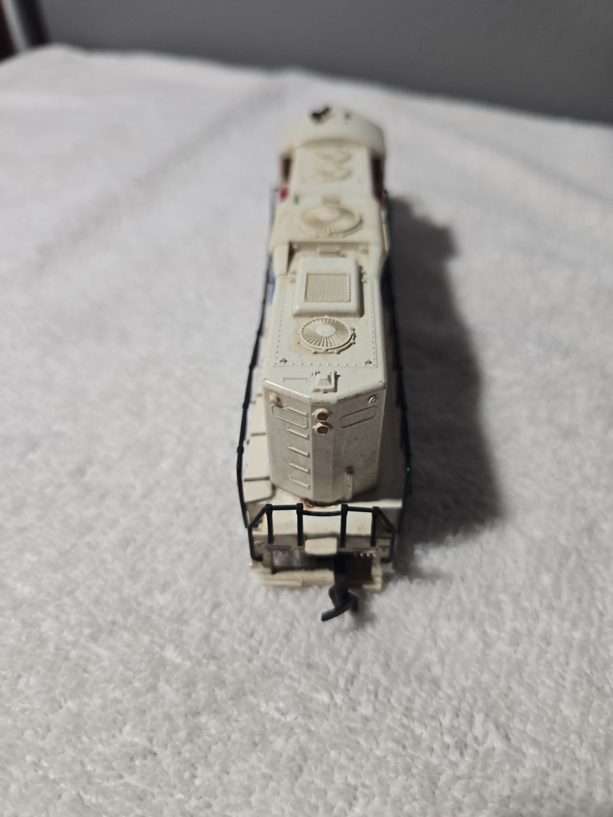 COX HO Scale The Championship Train GP-9 Diesel Locomotive Engine
