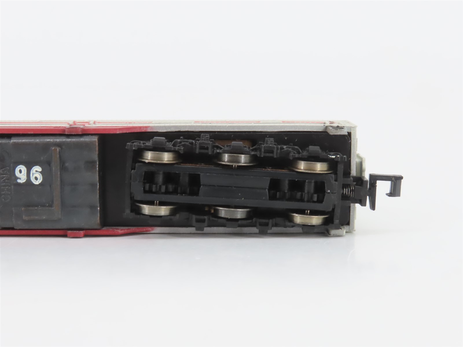 N Scale Life-Like 7015 RI Rock Island “Rocket” EMD E7A Diesel Locomotive #633