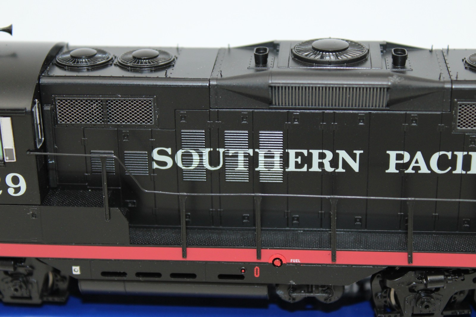 Athearn Genesis HO Southern Pacific Black Widow GP9 Diesel Locomotive DCC Sound