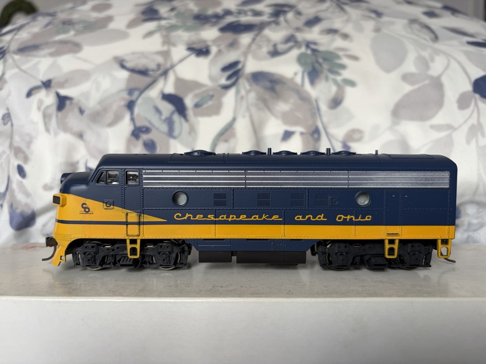 Stewart Hobbies HO Scale Chesapeake And Ohio F7 A&B Units Kato Powered