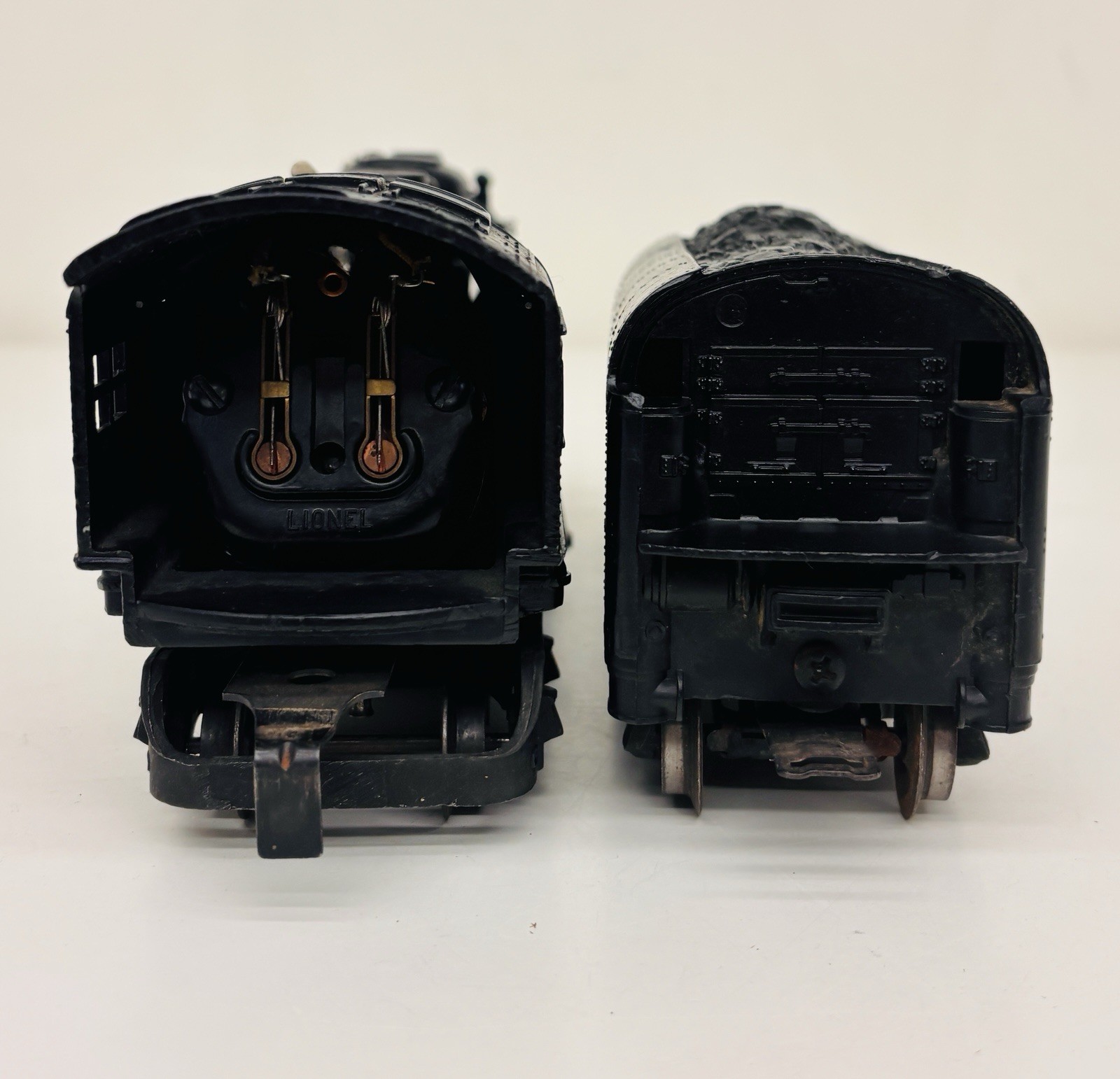 Lionel Postwar 2-8-4 Berkshire Steam Locomotive 726RR & Whistle Tender 2046W