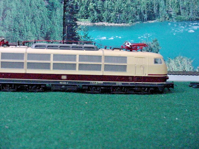 ROCO HO 04146 A DB Deutsche Bahn BR 103 Electric Locomotive