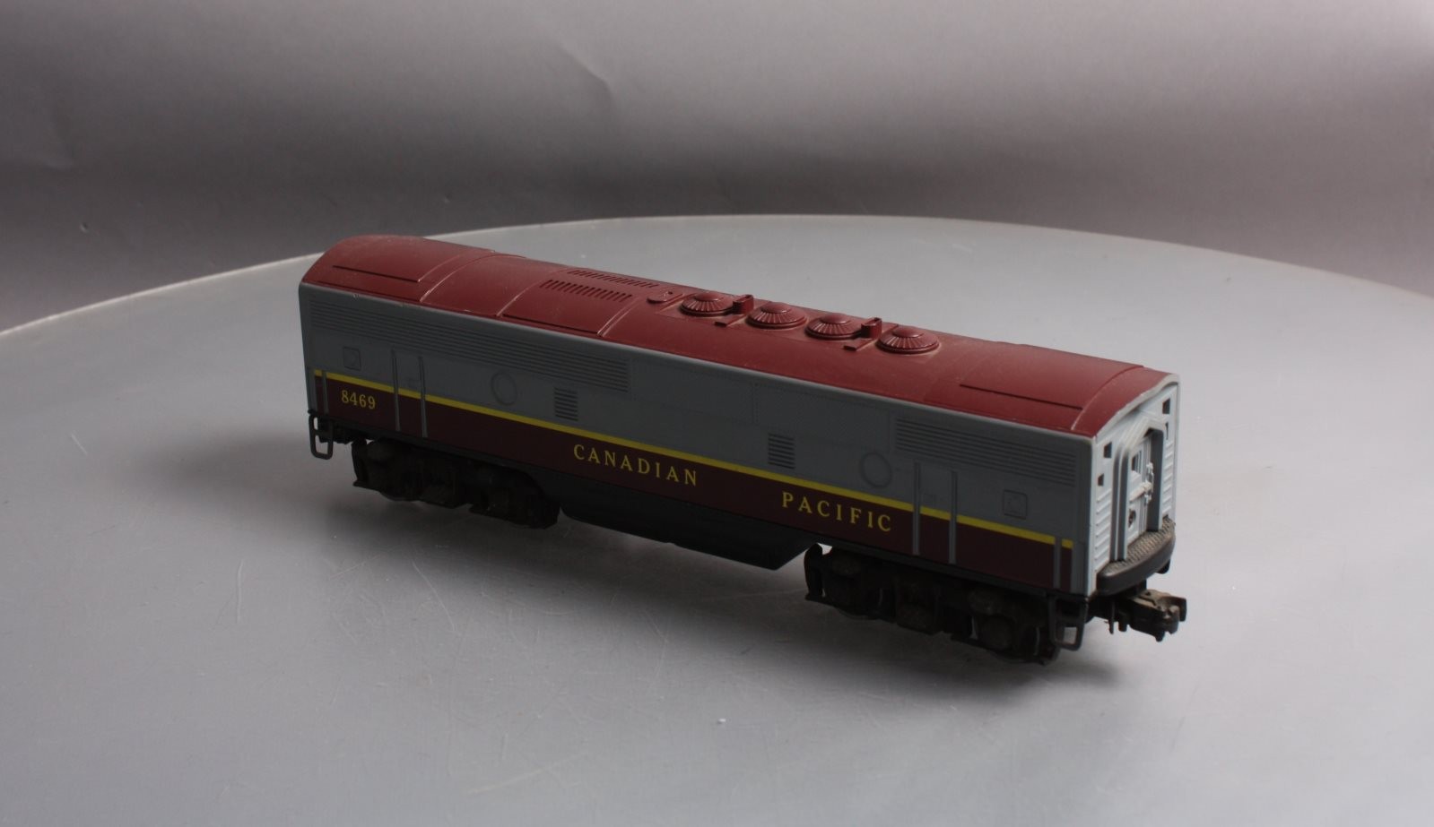 Lionel 6-8469 O Gauge Canadian Pacific F3 B-Unit Non-Powered Diesel Locomotive