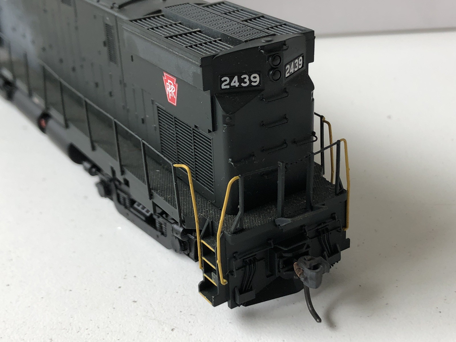 Atlas Classic HO C425 Phase 2 Locomotive Pennsylvania Road #2439 NIB