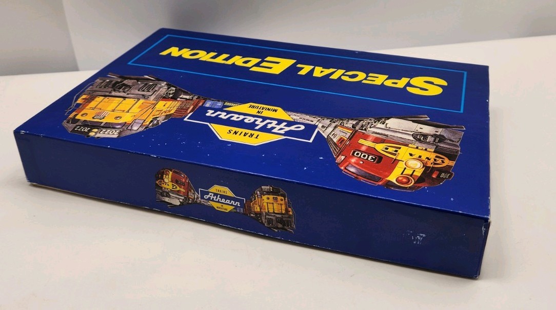 ATHEARN SE HO 2218 SD40-2 POWERED/DUMMY ILLINOIS CENTRAL #6135 MINT C56