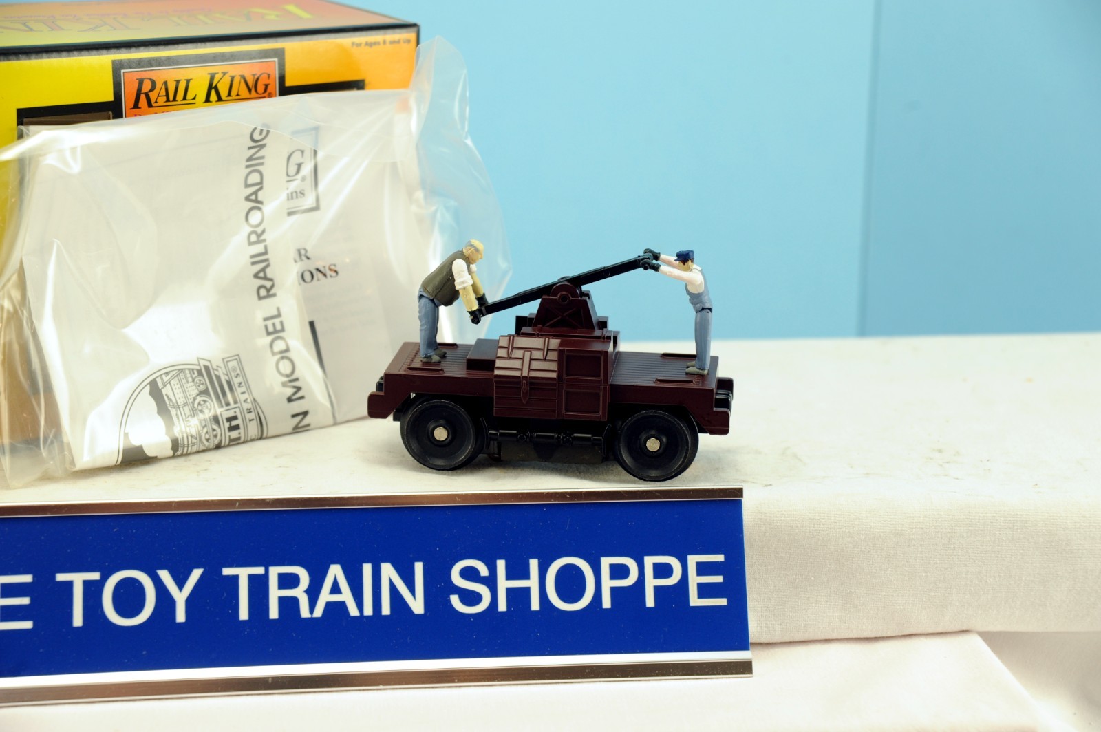 MTH RAIL KING 2509 TUSCAN RED OPERATING HAND CAR. O/O-27. TESTED. EXC COND IB.