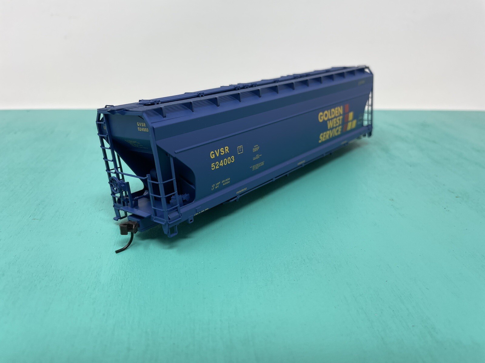 Atlas HO – ACF Center flow Hopper – Missing Trucks No Package -golden West
