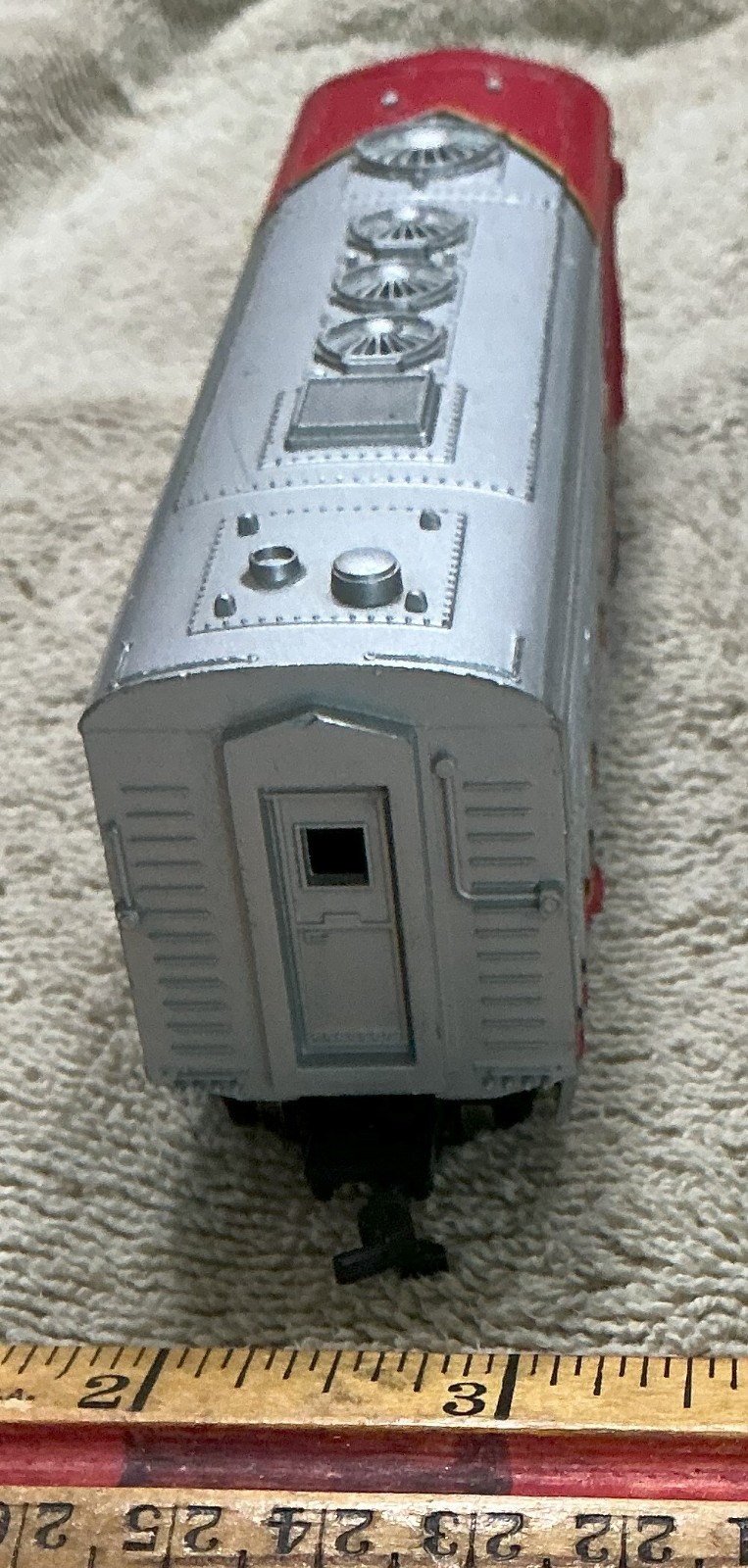 HO Model Power Santa Fe F-3 Diesel Locomotive, UNUSED Light works, Tries to run
