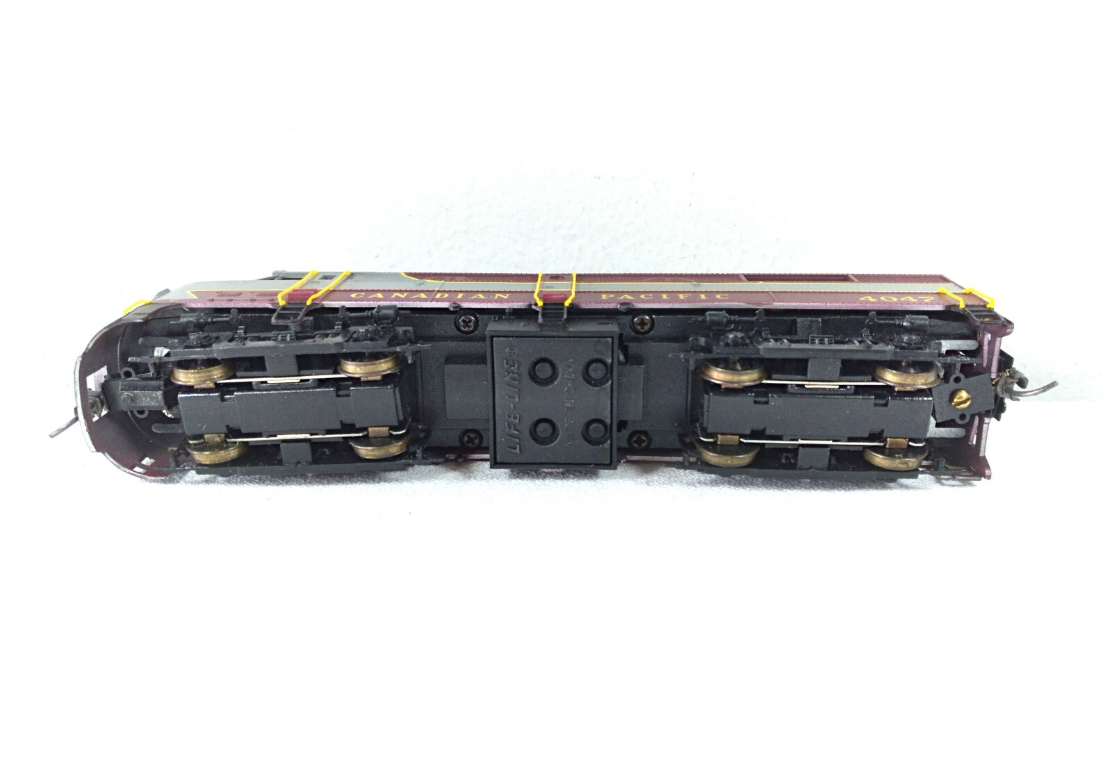 HO Train Life-Like Proto CPR #4047 Alco FA2 Locomotive – Powered