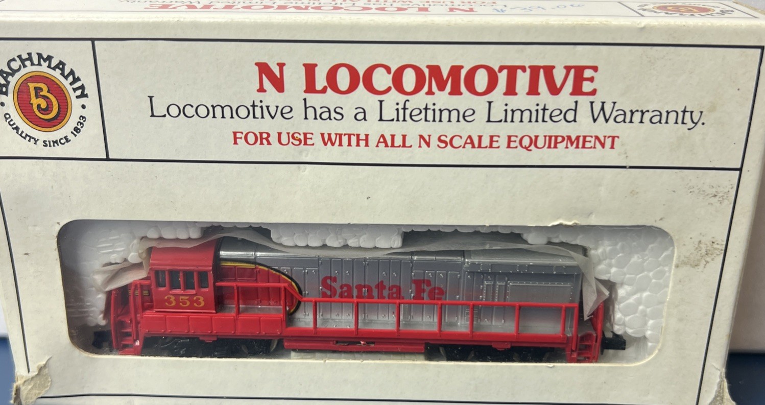Bachmann N Scale Locomotive Santa Fe #353 GE U36B Diesel 51-640-02 Red Silver