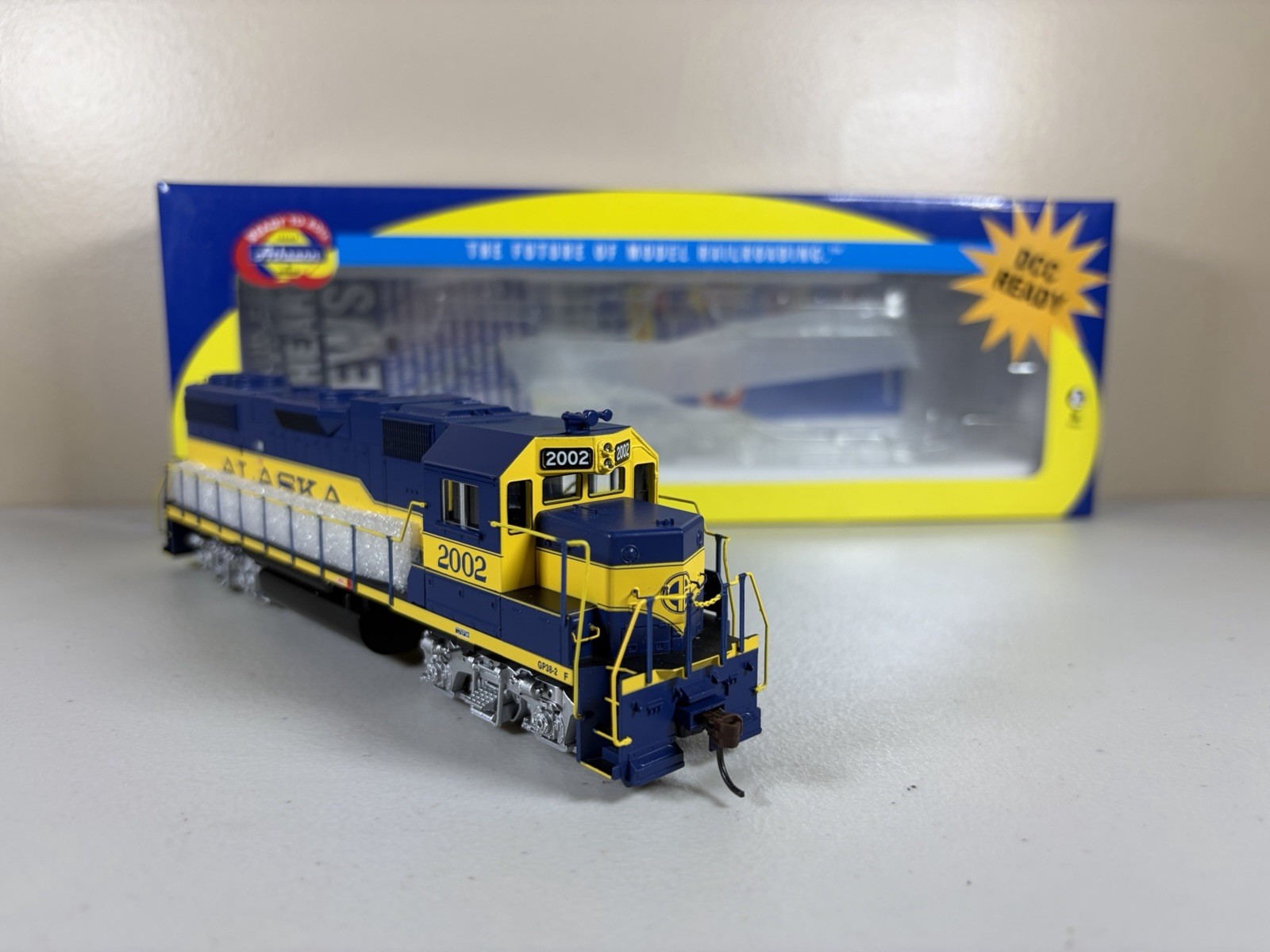 HO Athearn RTR DCC Ready Alaska Railroad GP38-2 #2002 Brand New