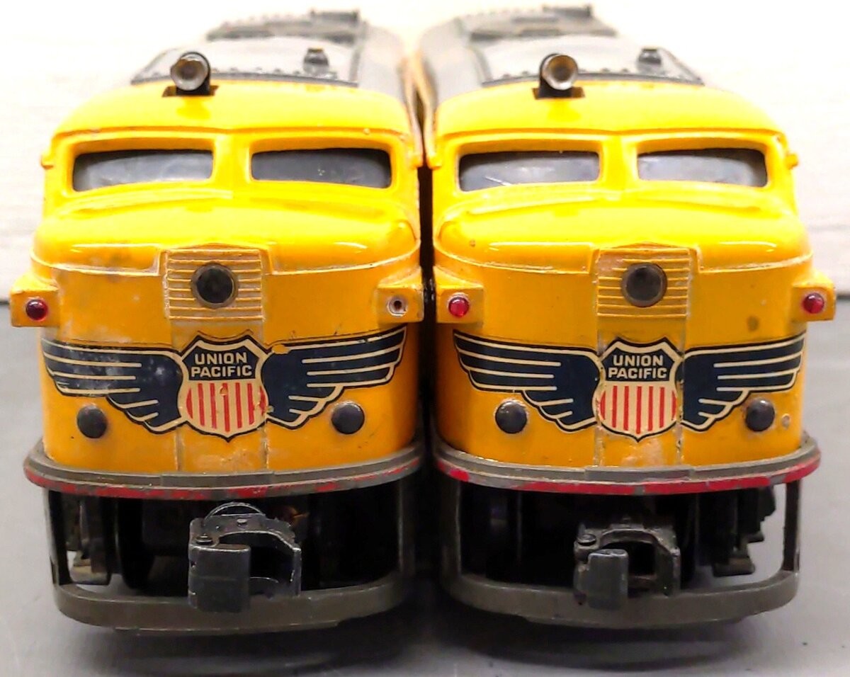 Lionel 2023 Vintage O Union Pacific Alco AA Diesel Locomotive Set/Box