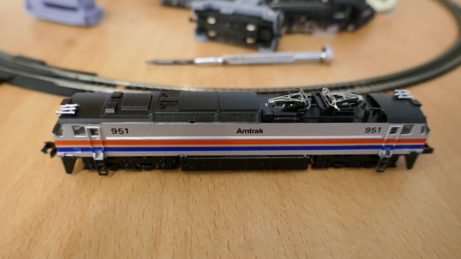Bachmann N Scale Amtrak #951 GE E60CP Electric Locomotive SEE DESCRIPTION