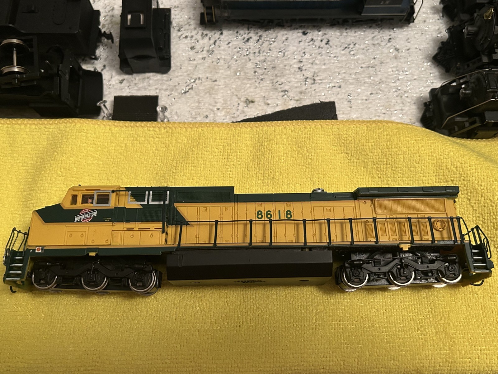 Bachmann Spectrum GE Dash 8-40C Chicago & North Western (C&NW) Pre-owned