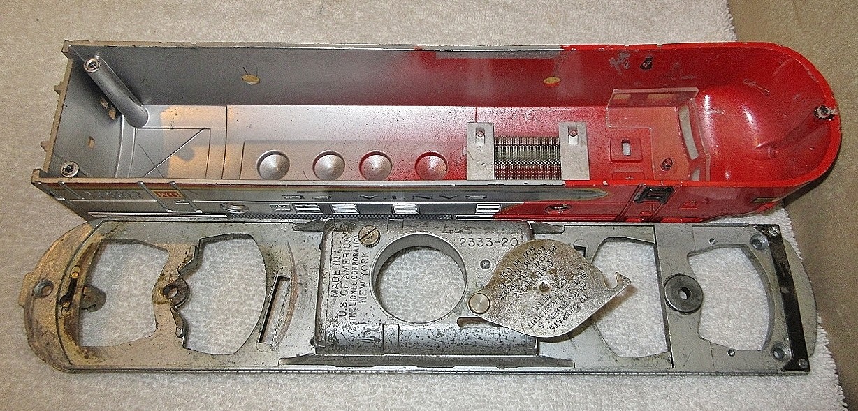 LIONEL #2333 SANTAFE F3 BODY & FRAME MATCHED PAIR