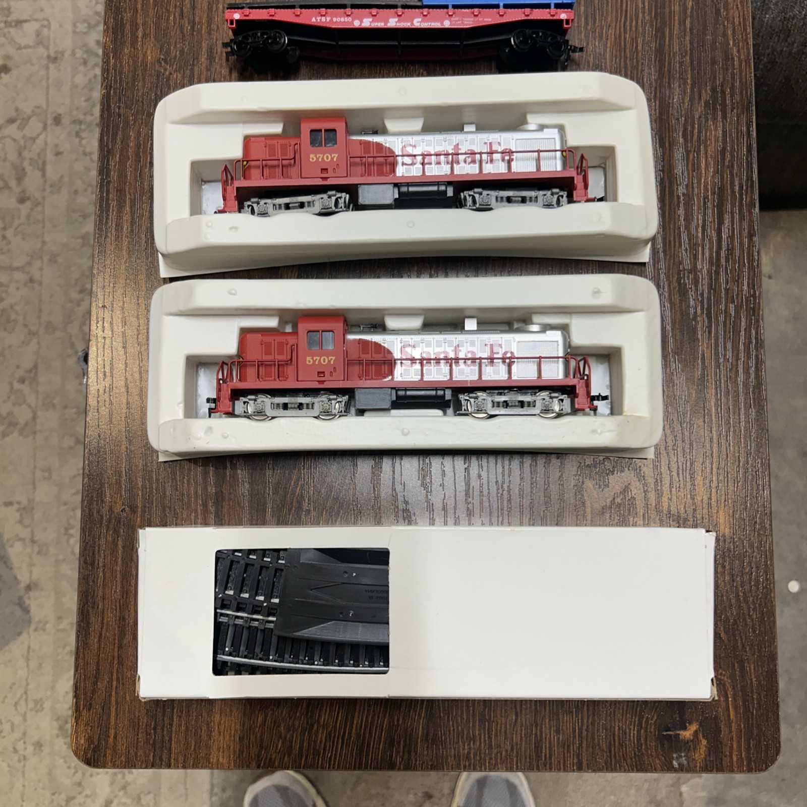 VINTAGE A.H.M. Santa Fe O Train Set, Power Pack And Tracks Included