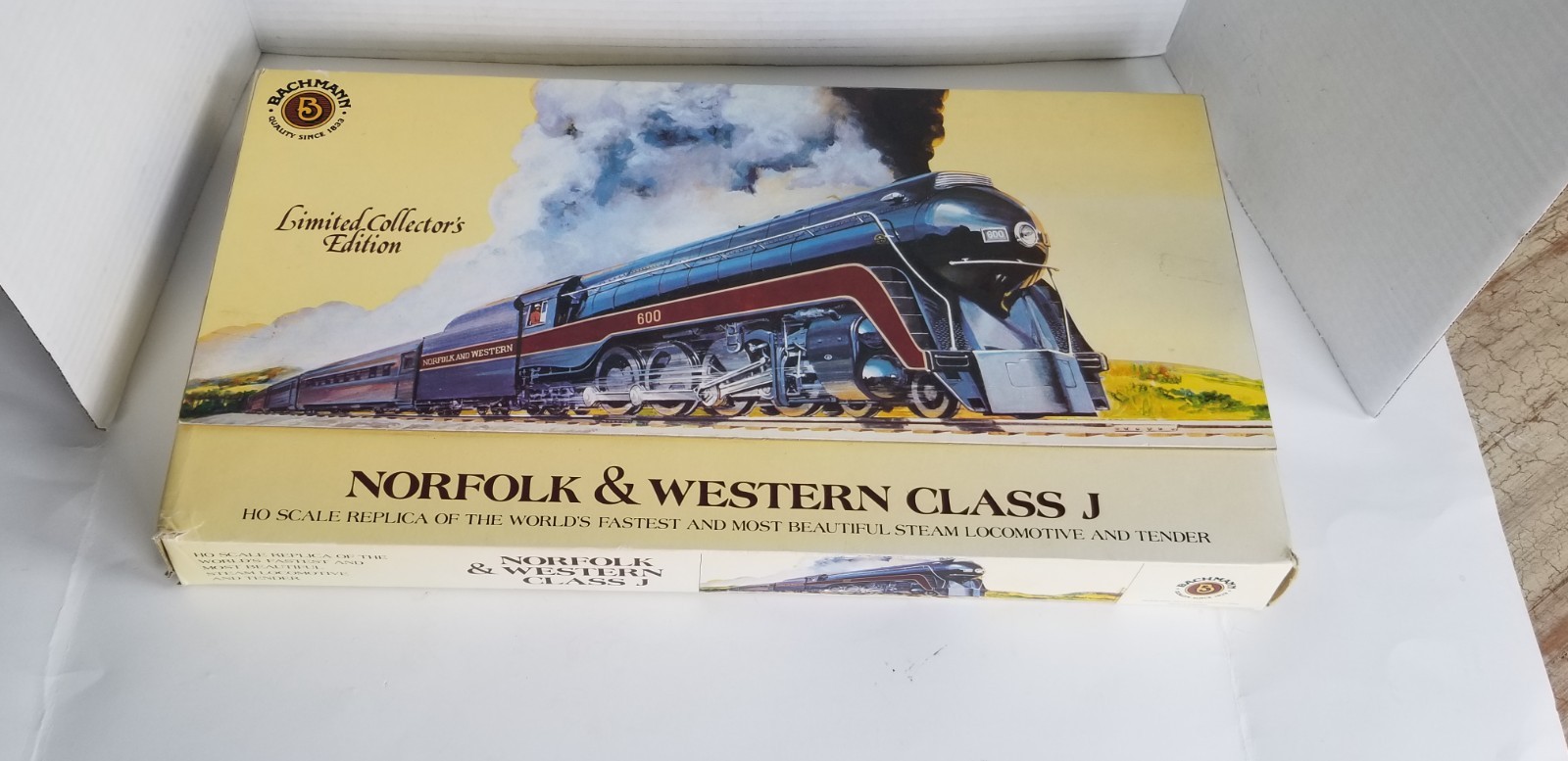 Bachmann HO Norfolk & Western Class J Steam Locomotive & Tender New In Box A5