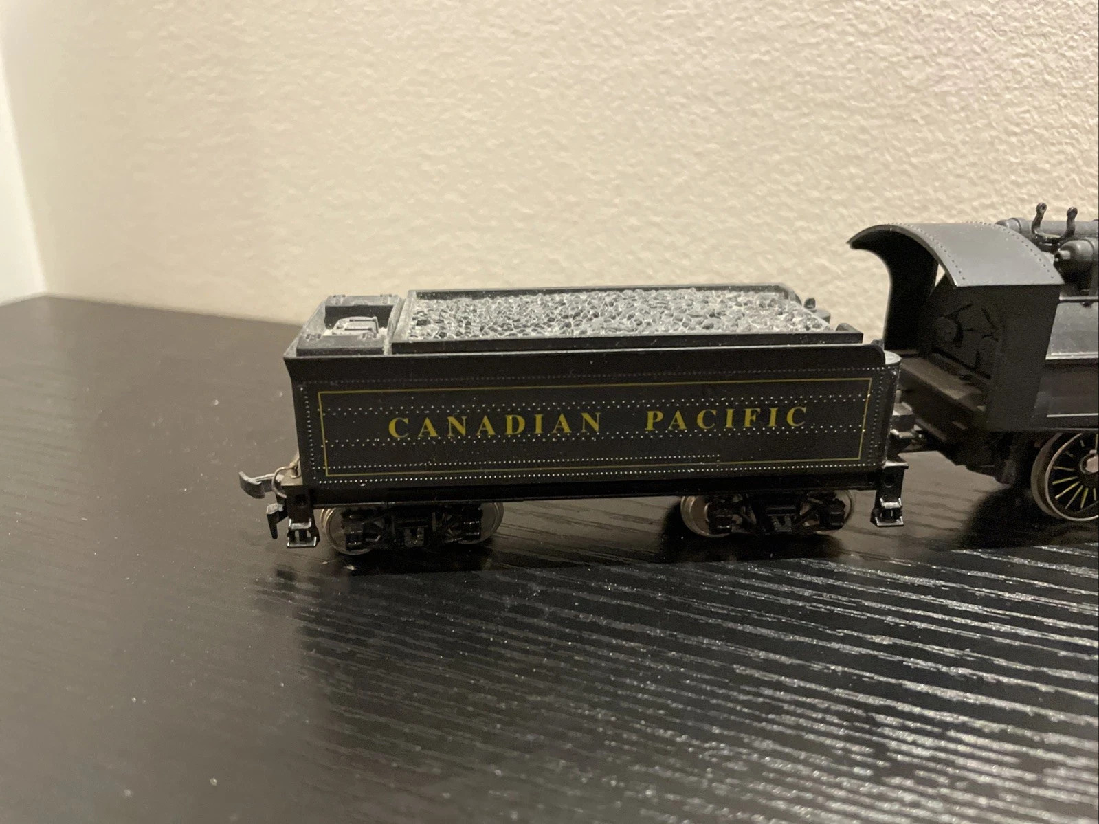 Mehano HO Canadian Pacific 2-6-0 Mogul Steam Locomotive w/ Tender Light – VIDEO