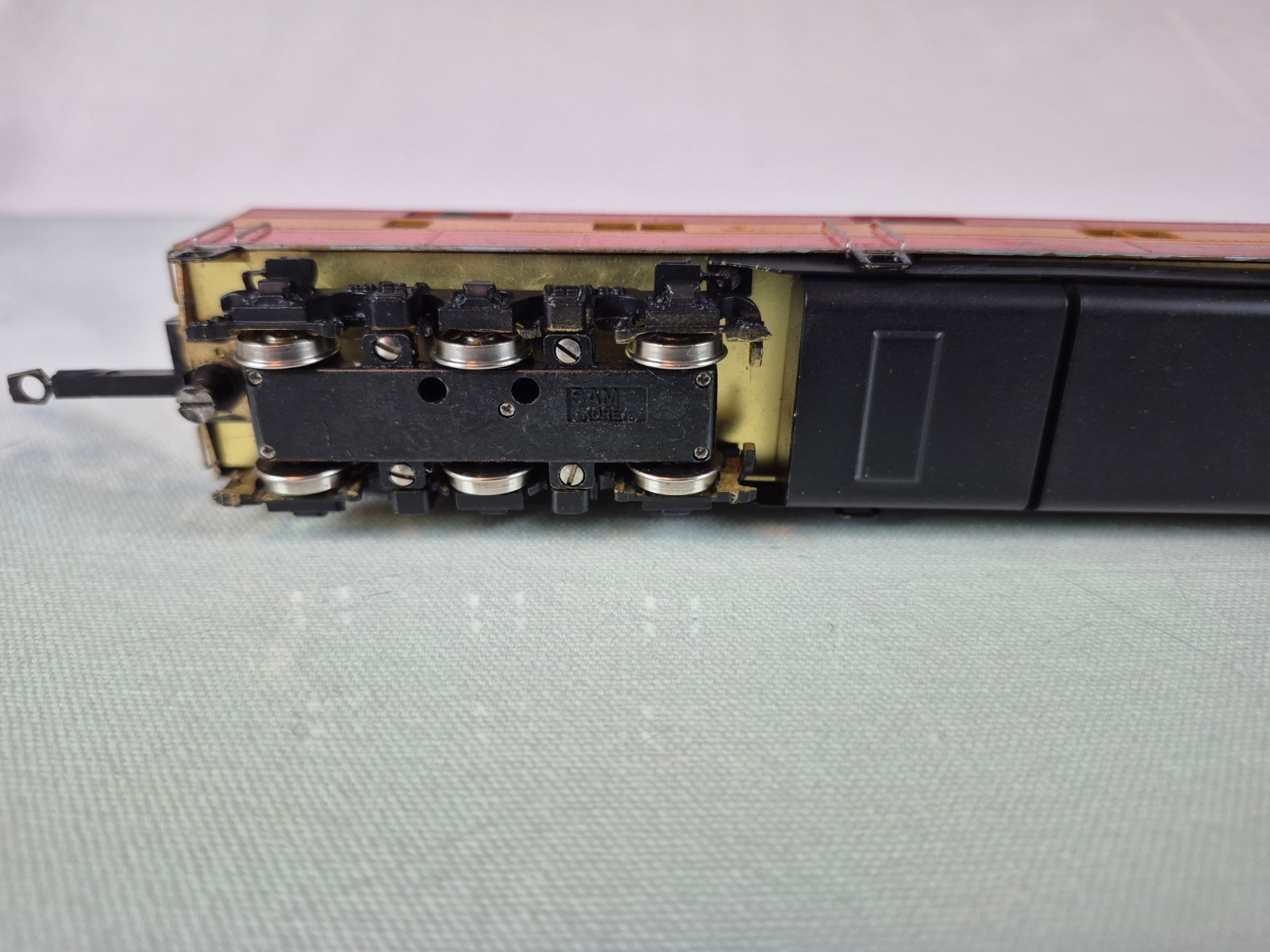 HO BRASS ORIENTAL LIMITED EMD E7A/B 2000HP STD W/LARGE # BOARDS POWERED