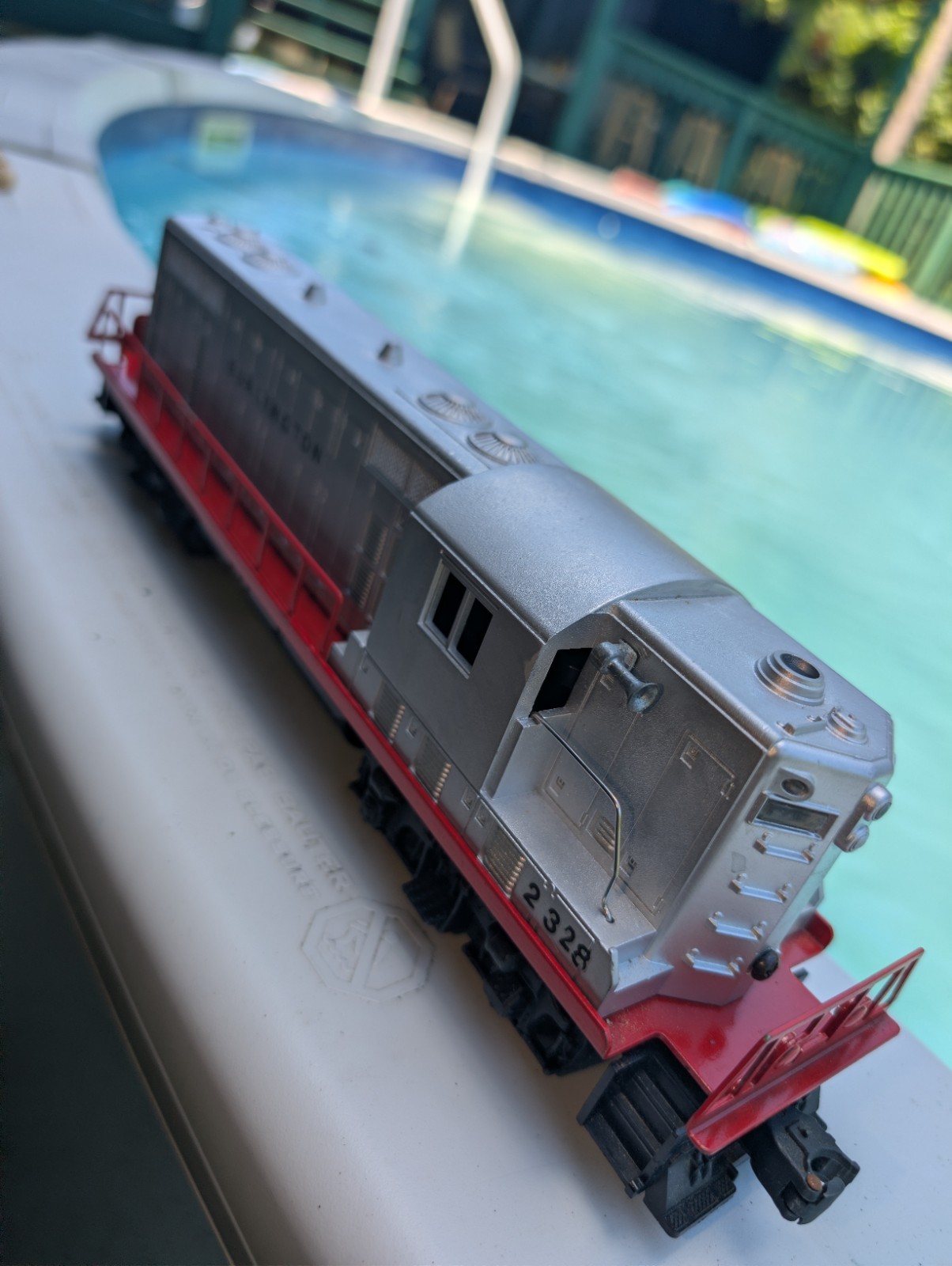 VINTAGE LIONEL 2328 BURLINGTON GP-7 DIESEL LOCOMOTIVE, 1955/1956/Used Little