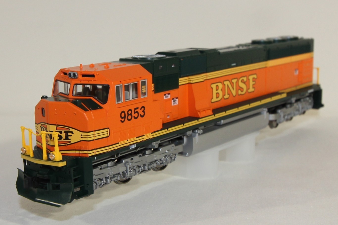 KATO HO 37-6404 EMD SD70MAC BNSF Heritage II #9853 DC DCC Ready NIB NOS