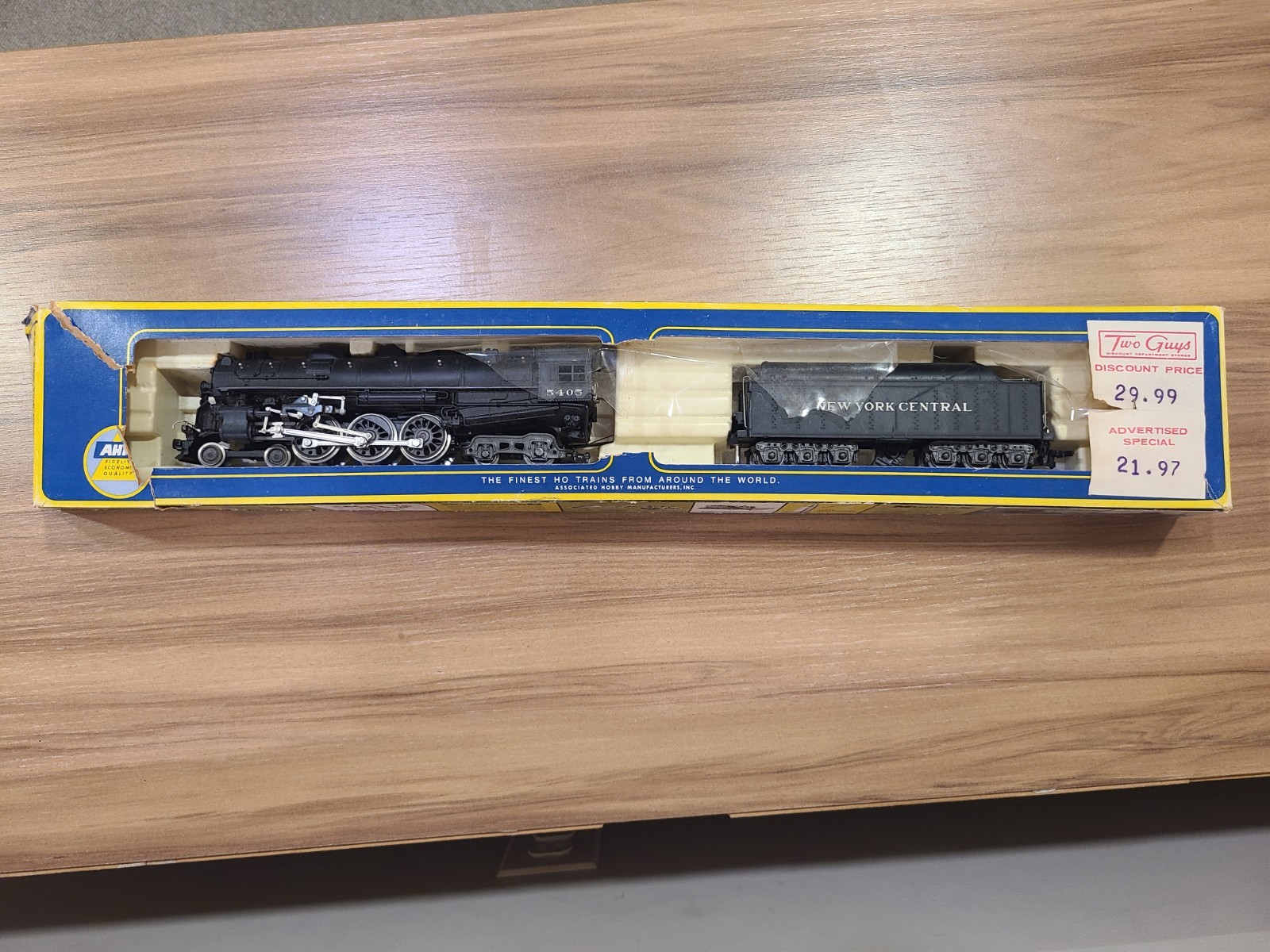 AHM/Riverossi 464 New York Central 5405 HO Locomotive. See Description