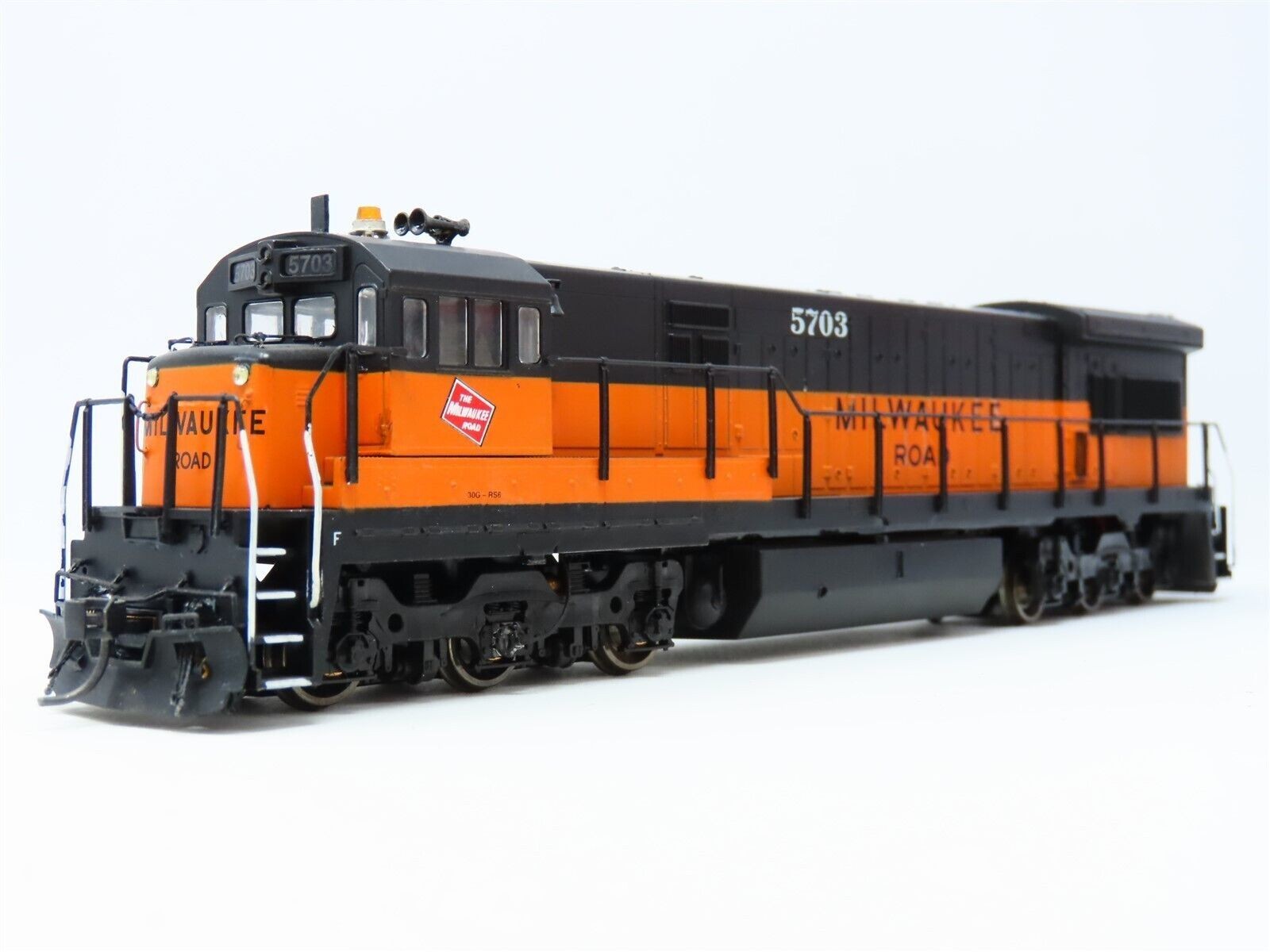 HO GE U33C Milwaukee Road DCC Ready NIB NOS # 8524