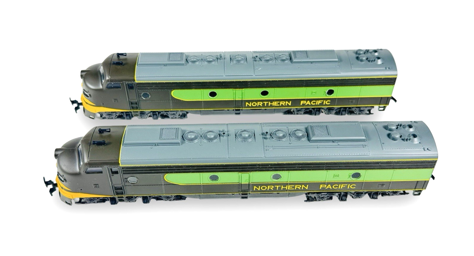 Con-Cor HO 1/87 Northern Pacific (#5803/5805) E-8 Diesel Engine Set