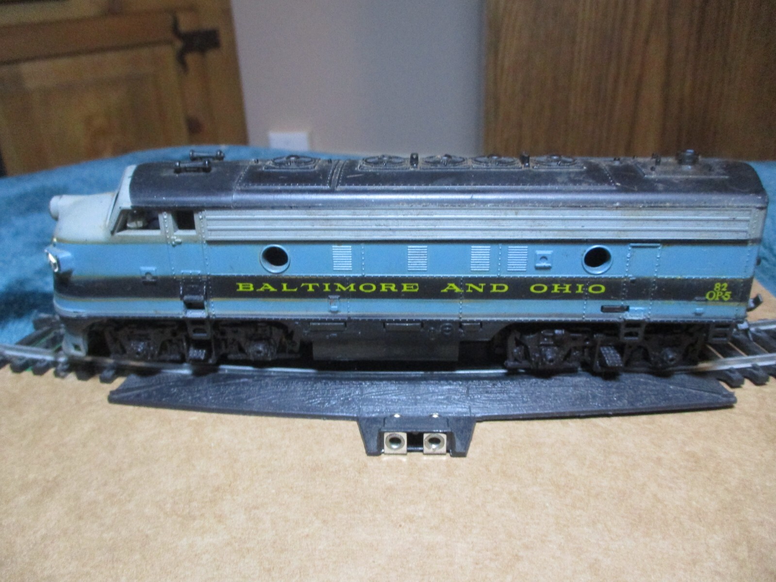 Unbranded Ho Scale 82 OP-5 B&O Baltimore & Ohio Diesel Locomotive Tested Read