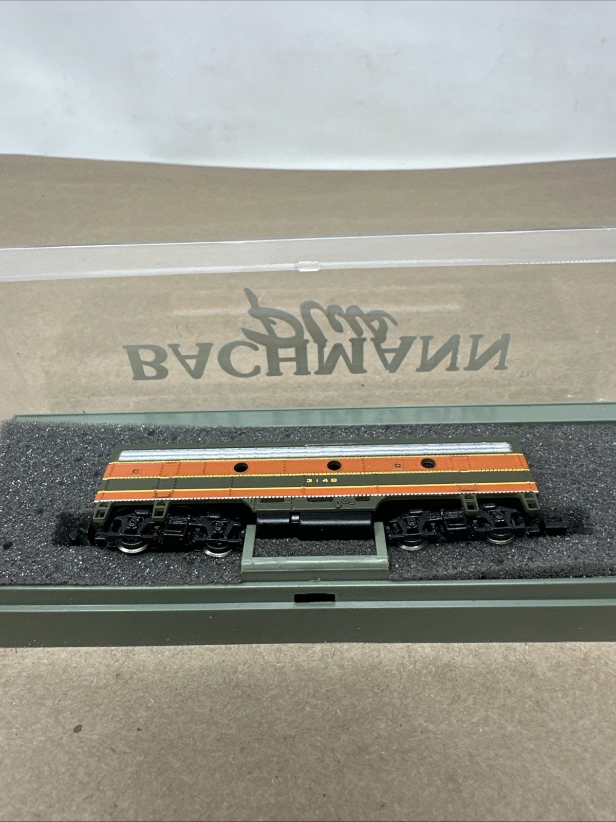 N Bachmann Plus 11260 EMD F7B Great Northern Diesel Loco #314B MTL cplr